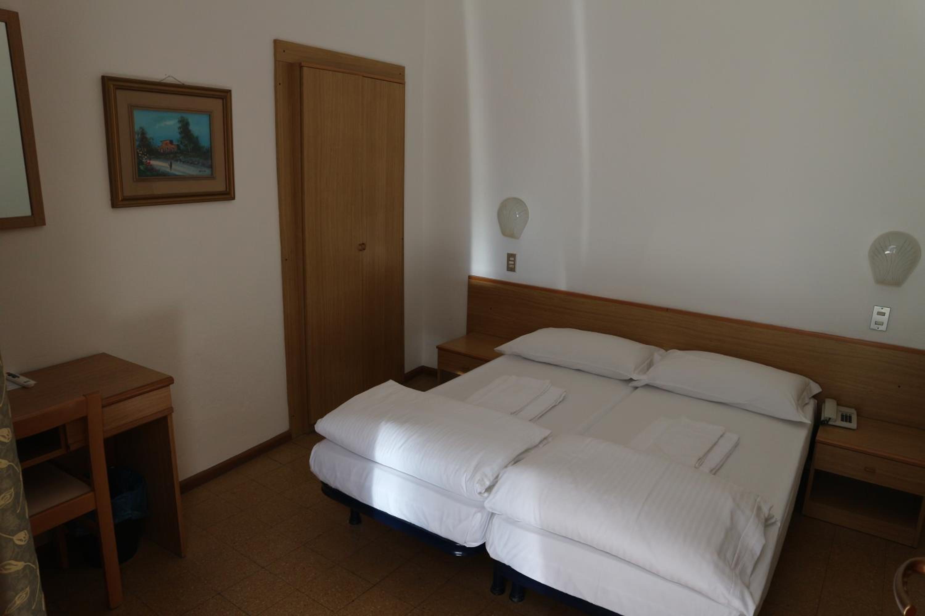 Double or Twin Room photo 1
