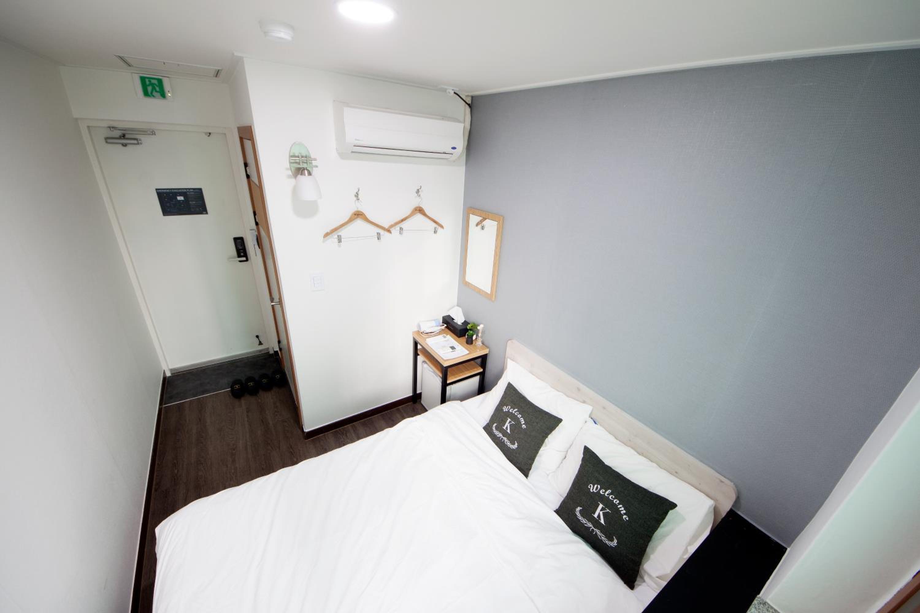Economy Double Room - Photo 5