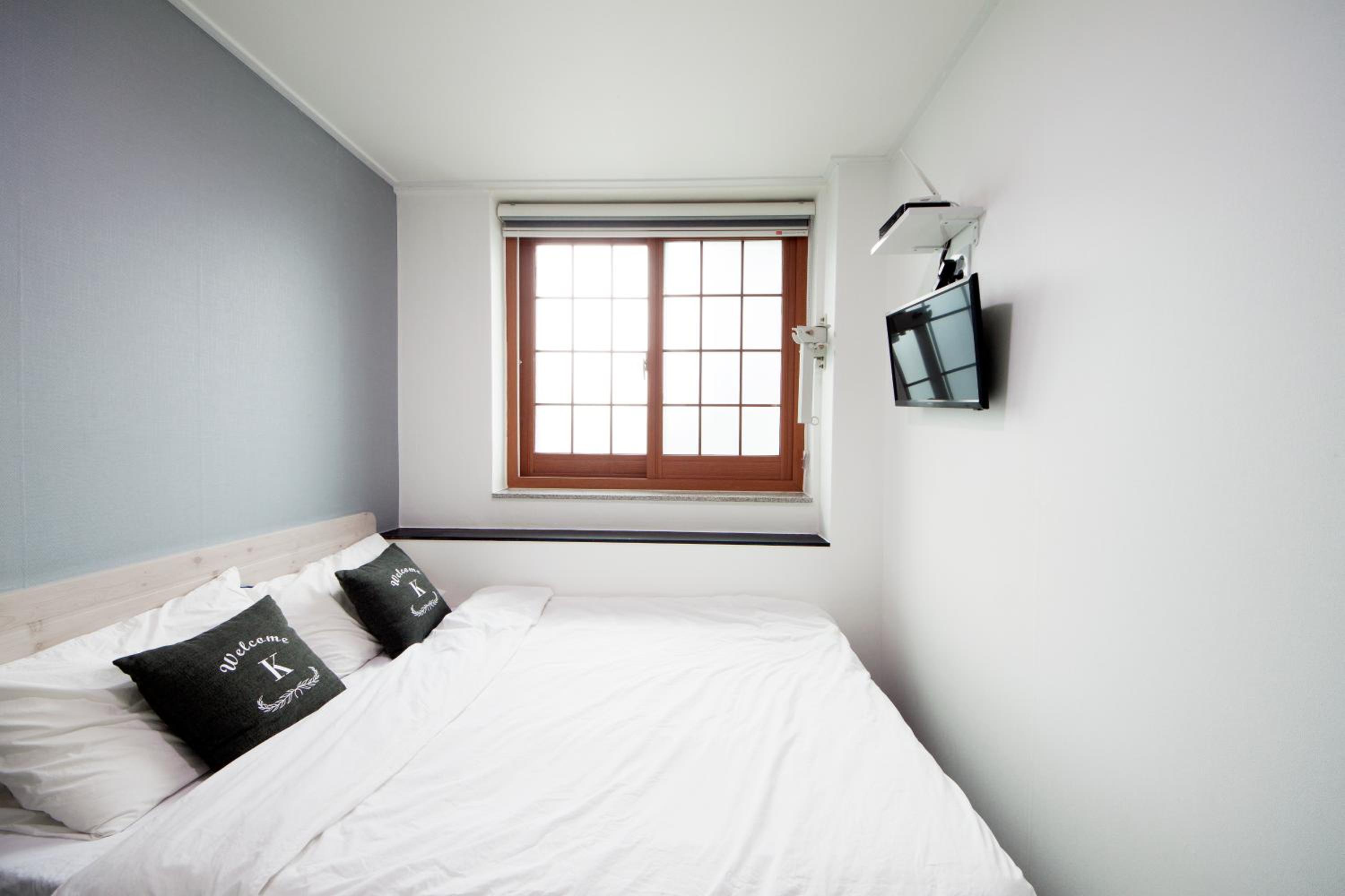 Economy Double Room - Photo 6