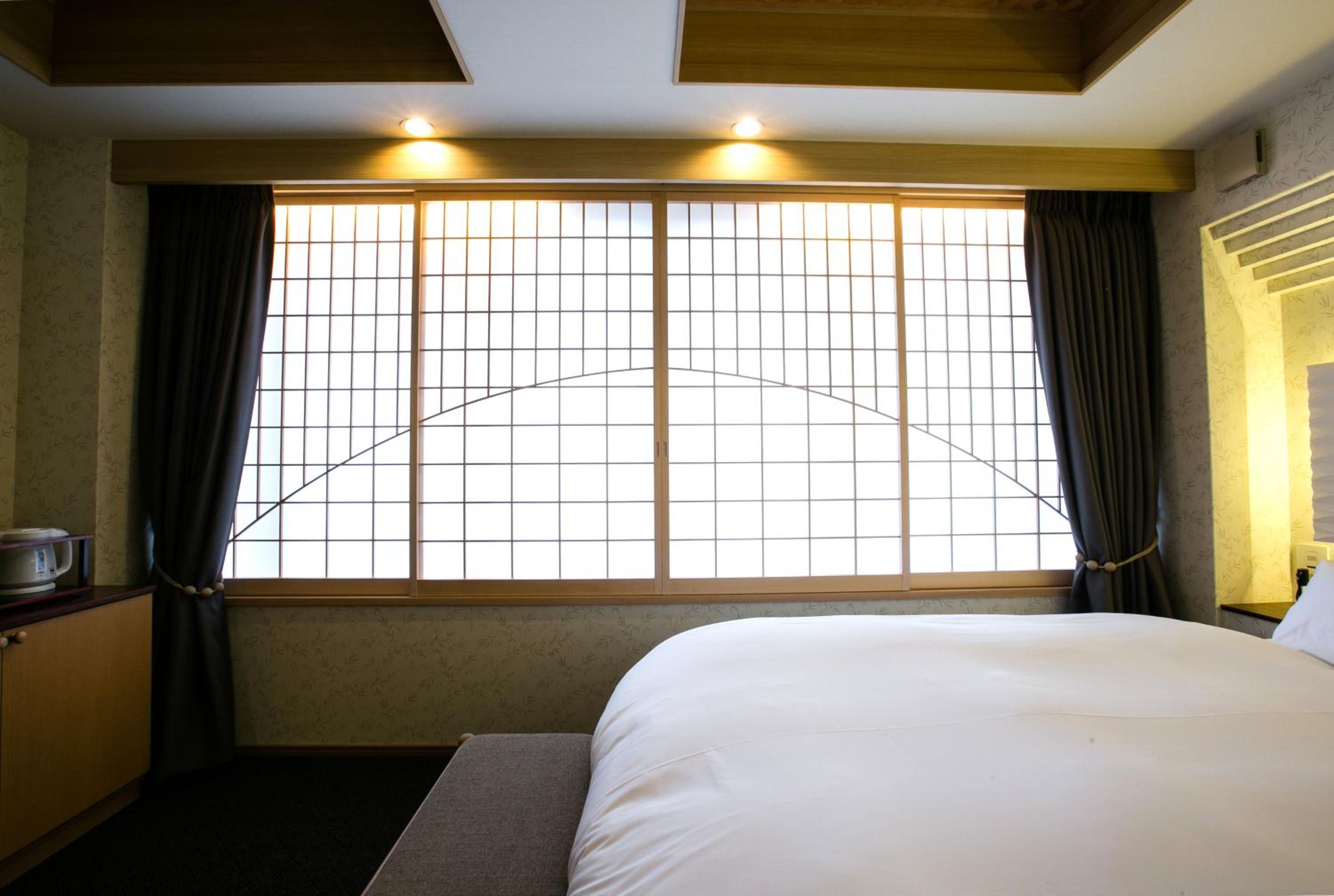 Deluxe Double Room - Photo 8