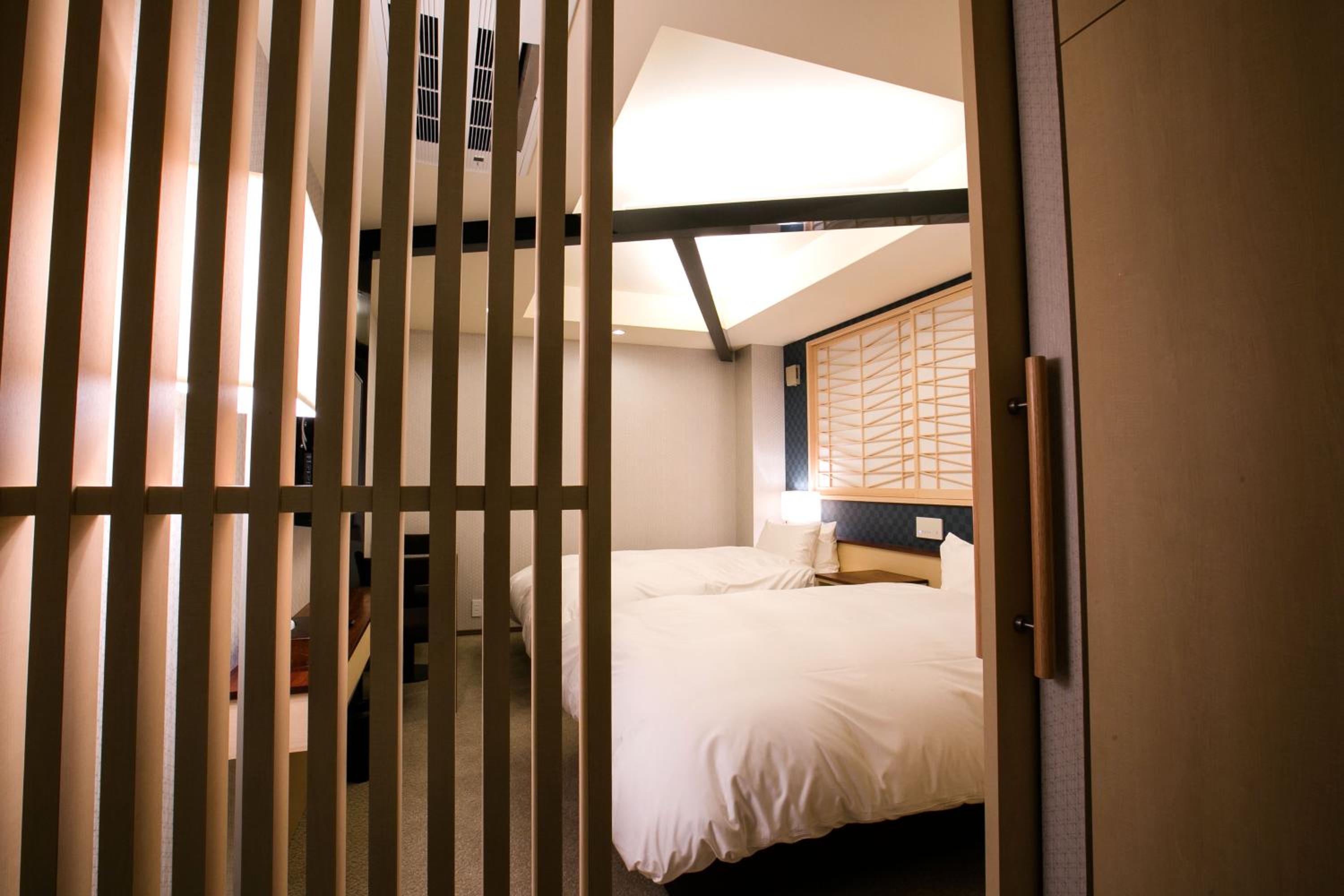 Twin Room - Photo 9