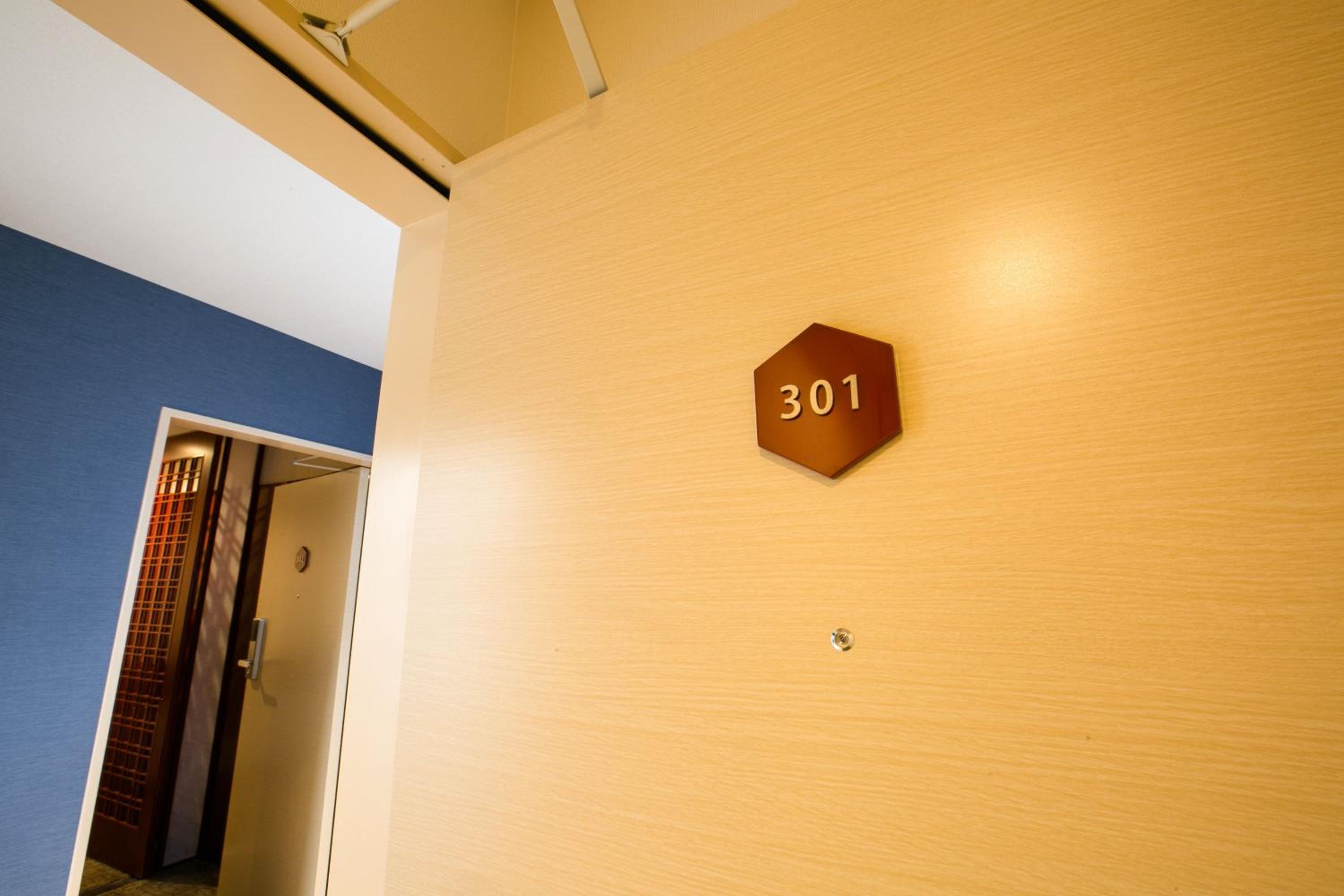 Deluxe Twin Room - Photo 10