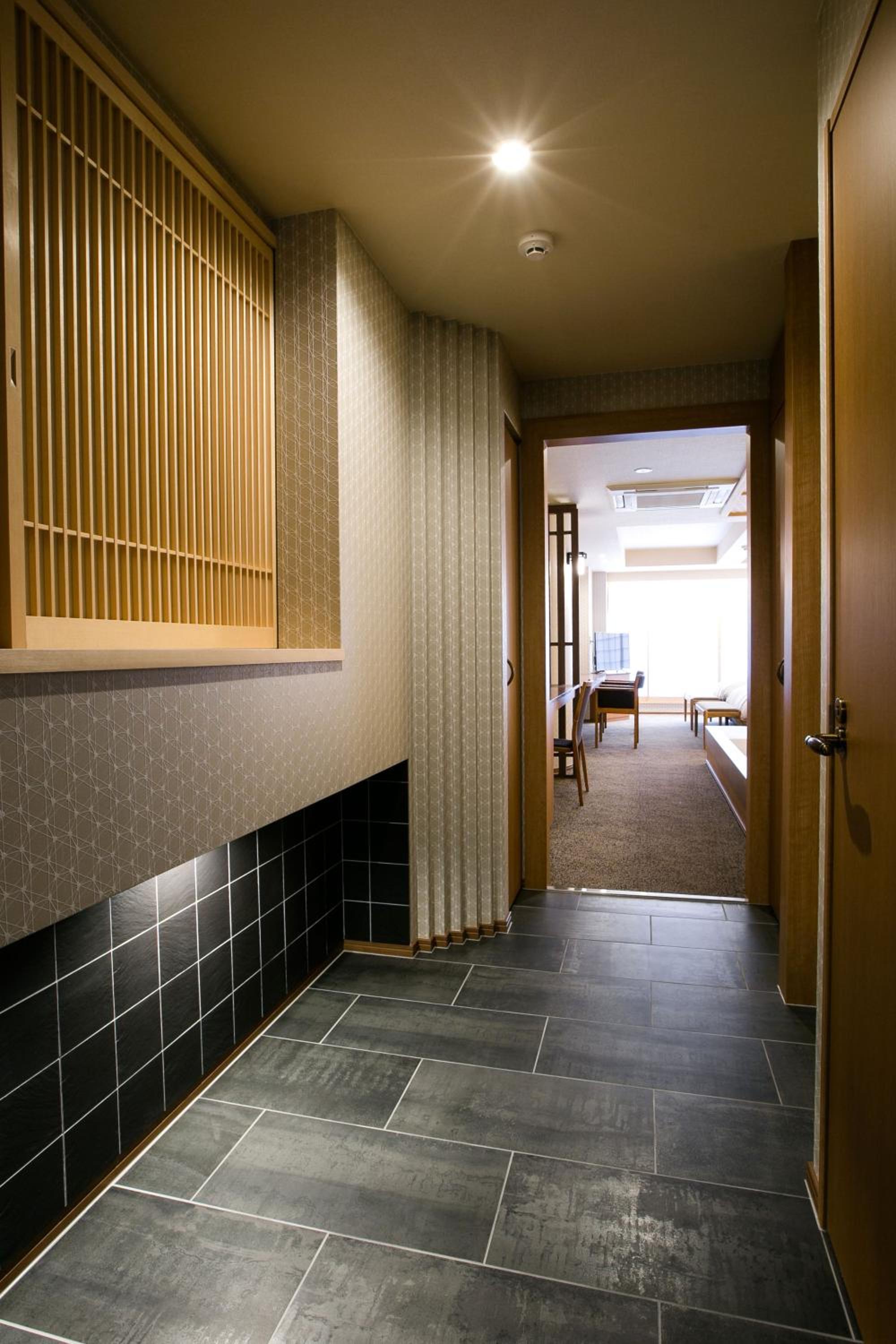 Suite - Photo 8
