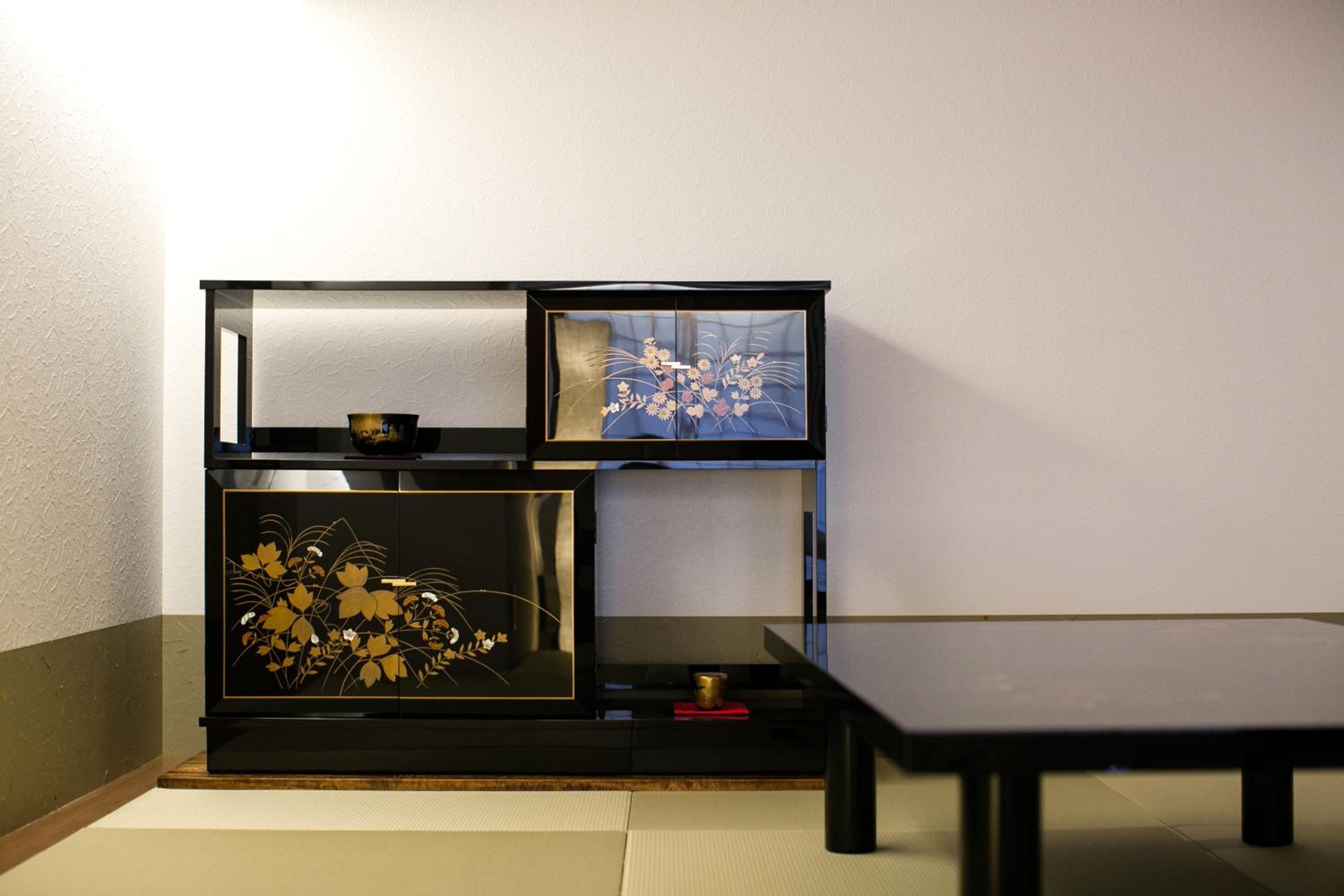 Suite - Photo 13