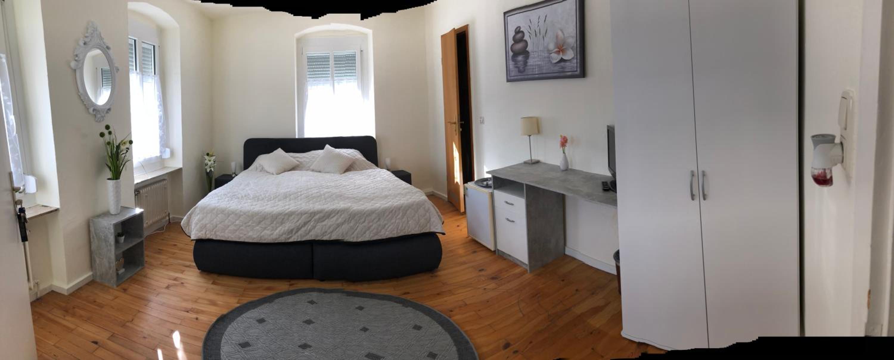 Double Room - Photo 7