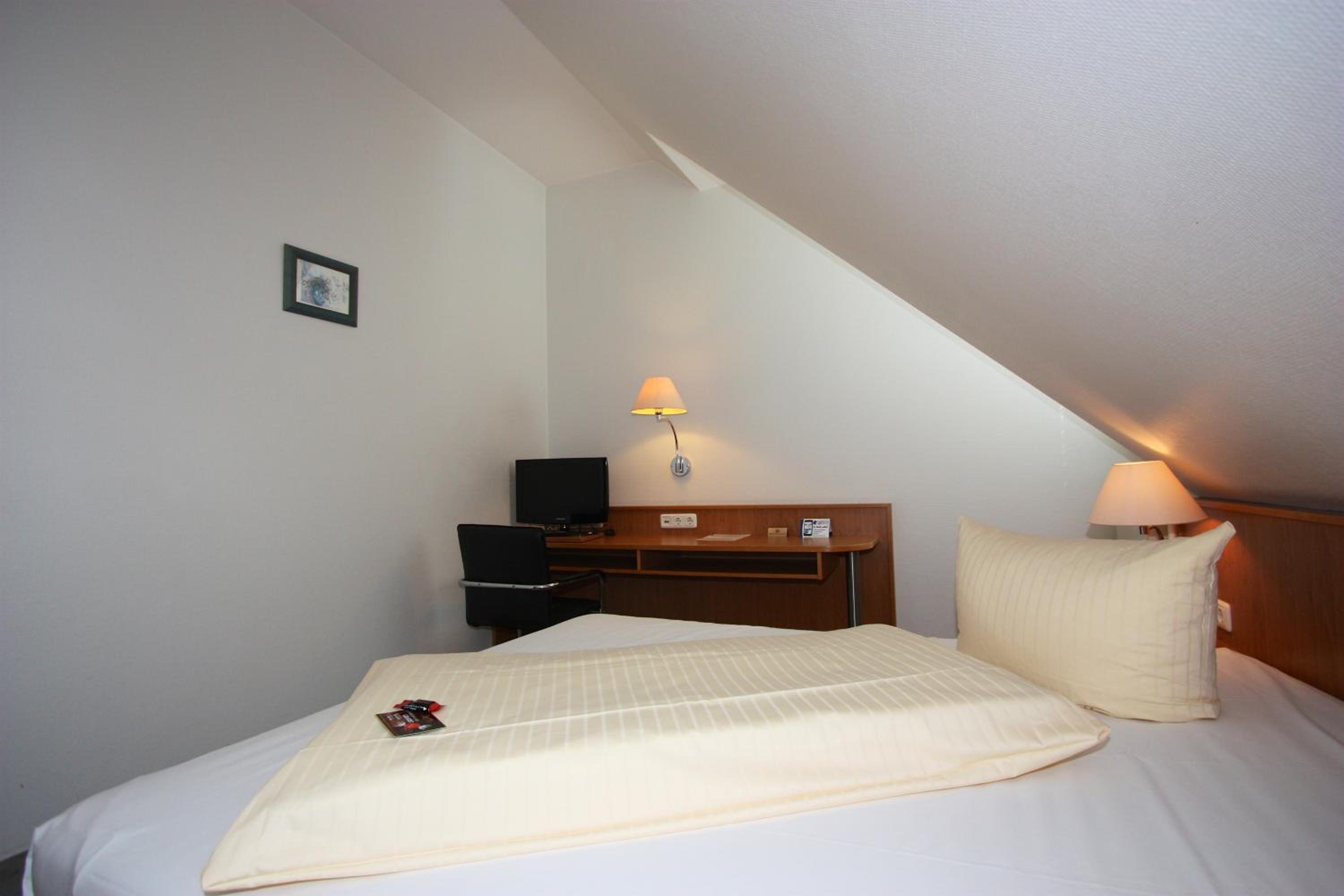 Single Room photo 3