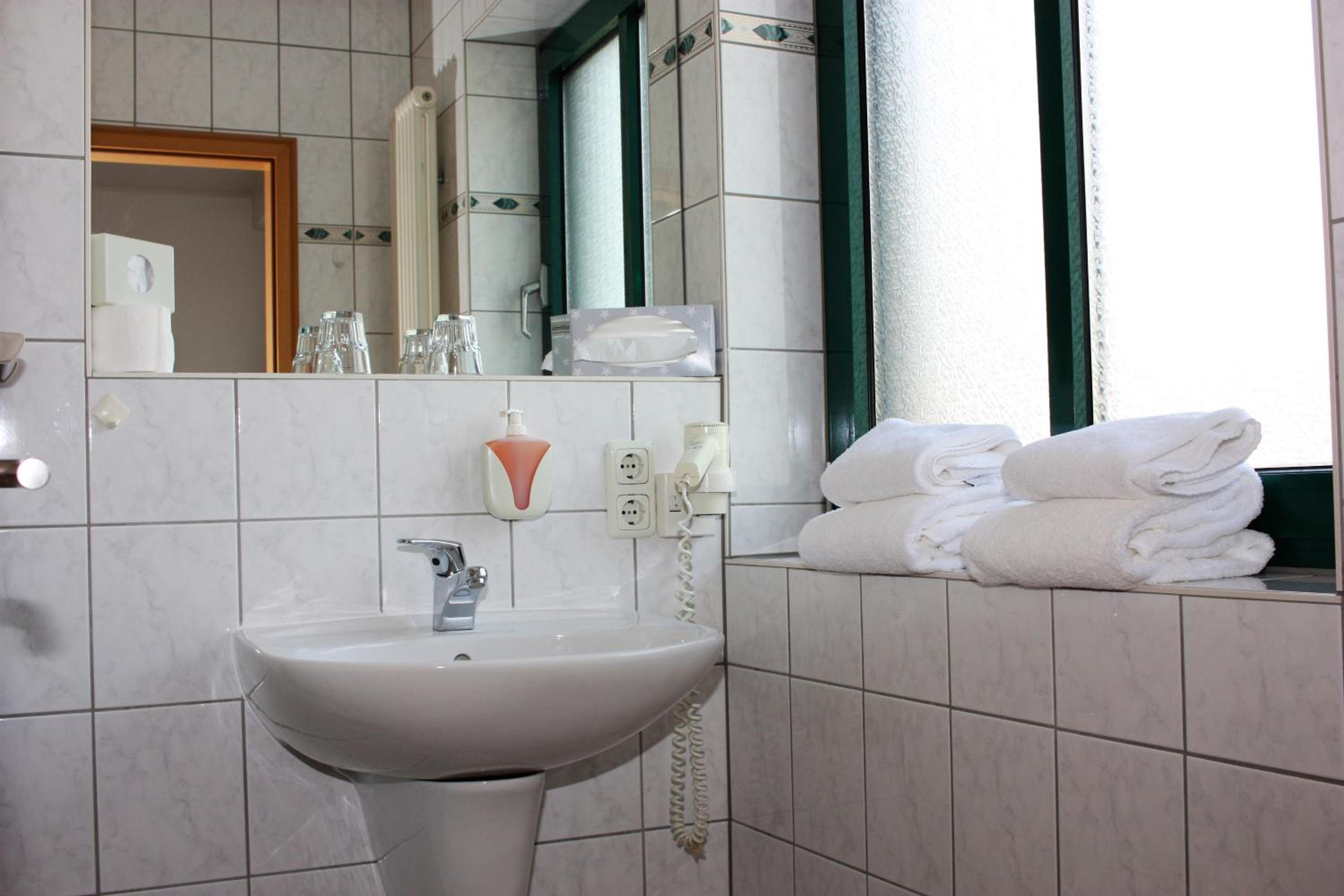 Double Room - Photo 7