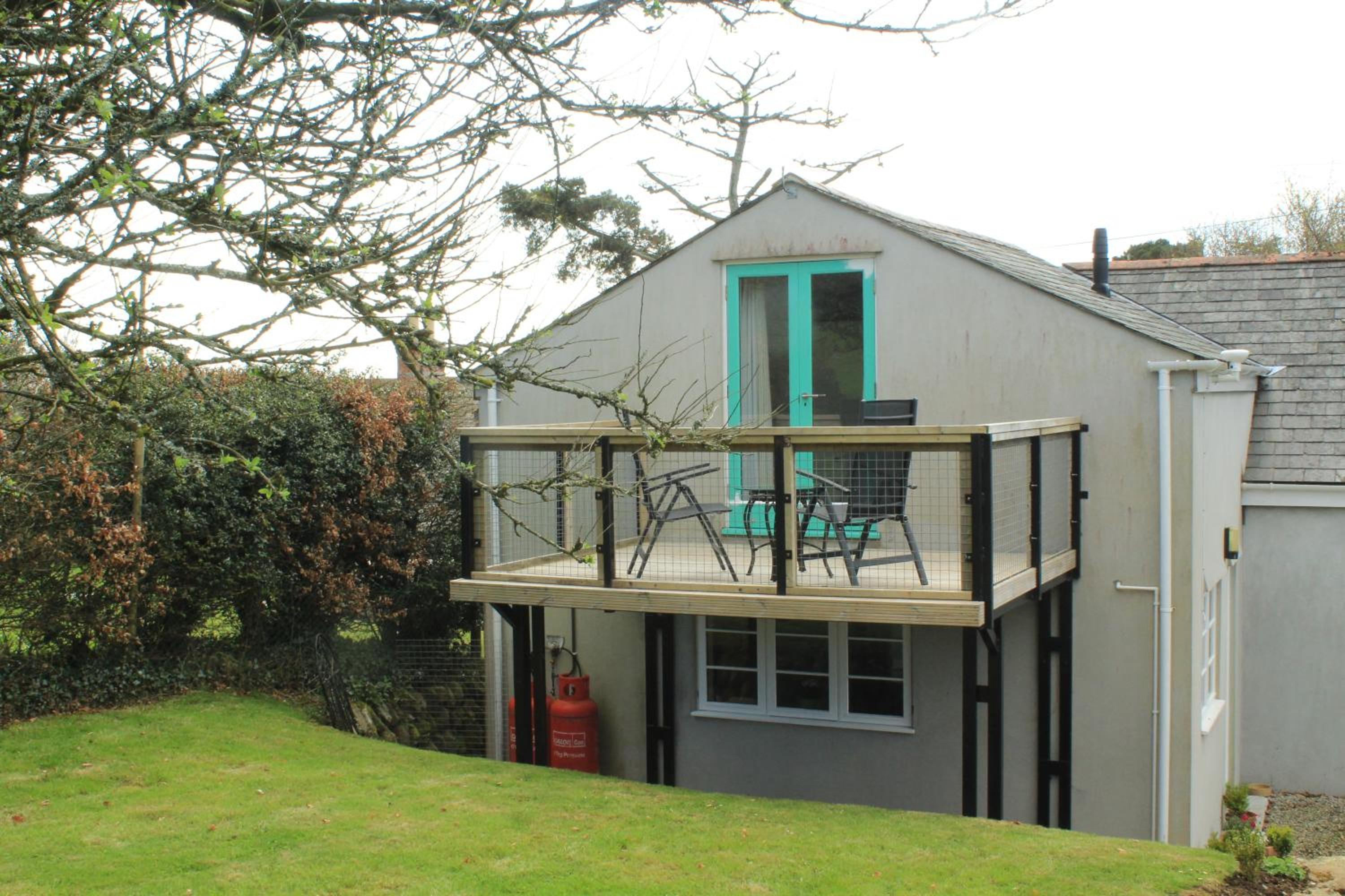 Two-Bedroom House photo 3