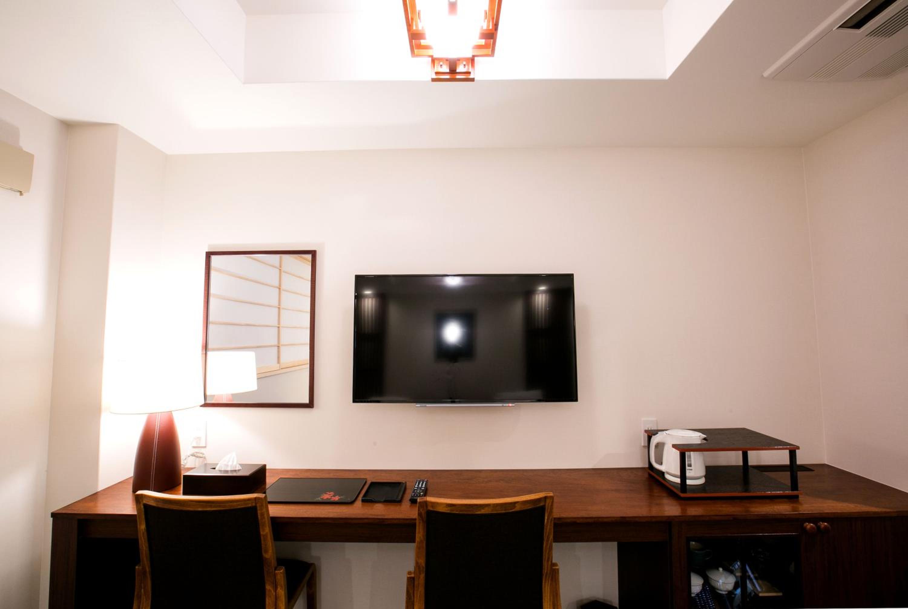 Twin Room - Photo 12