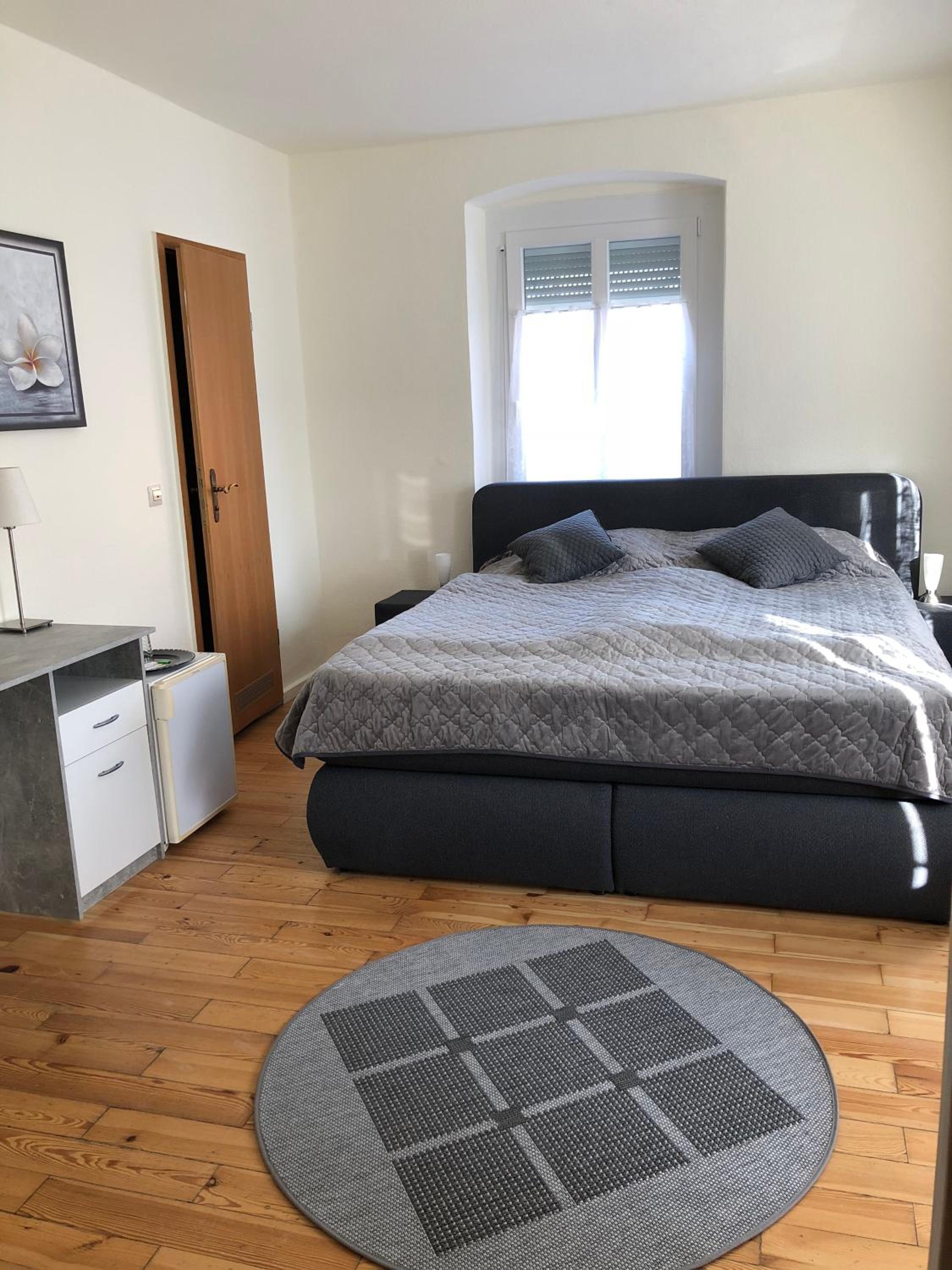 Double Room - Photo 9
