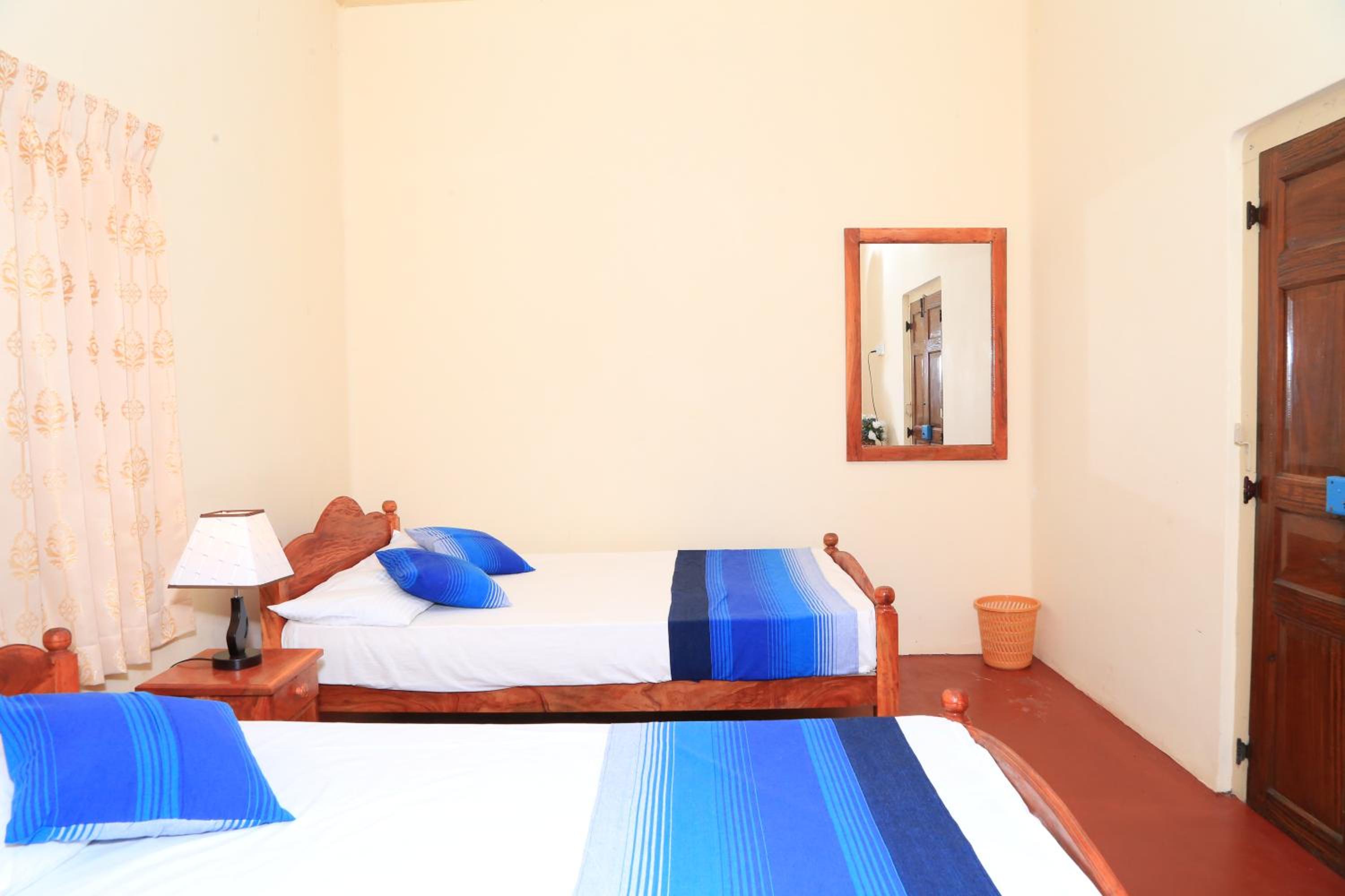 Budget Single Room photo 2