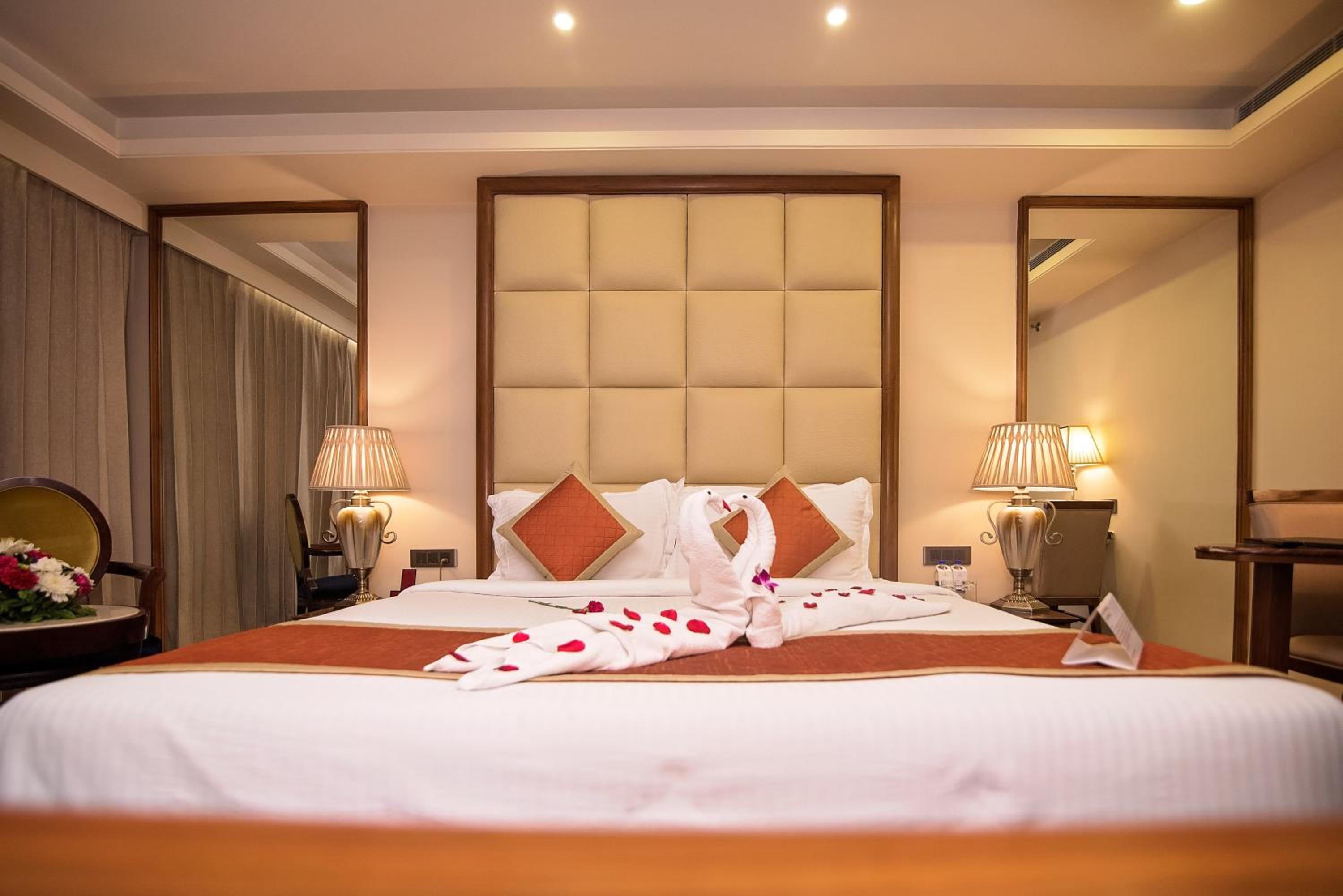 Deluxe Suite:Enjoy Happy Hours with 1+1 offer on Alcoholic Beverages