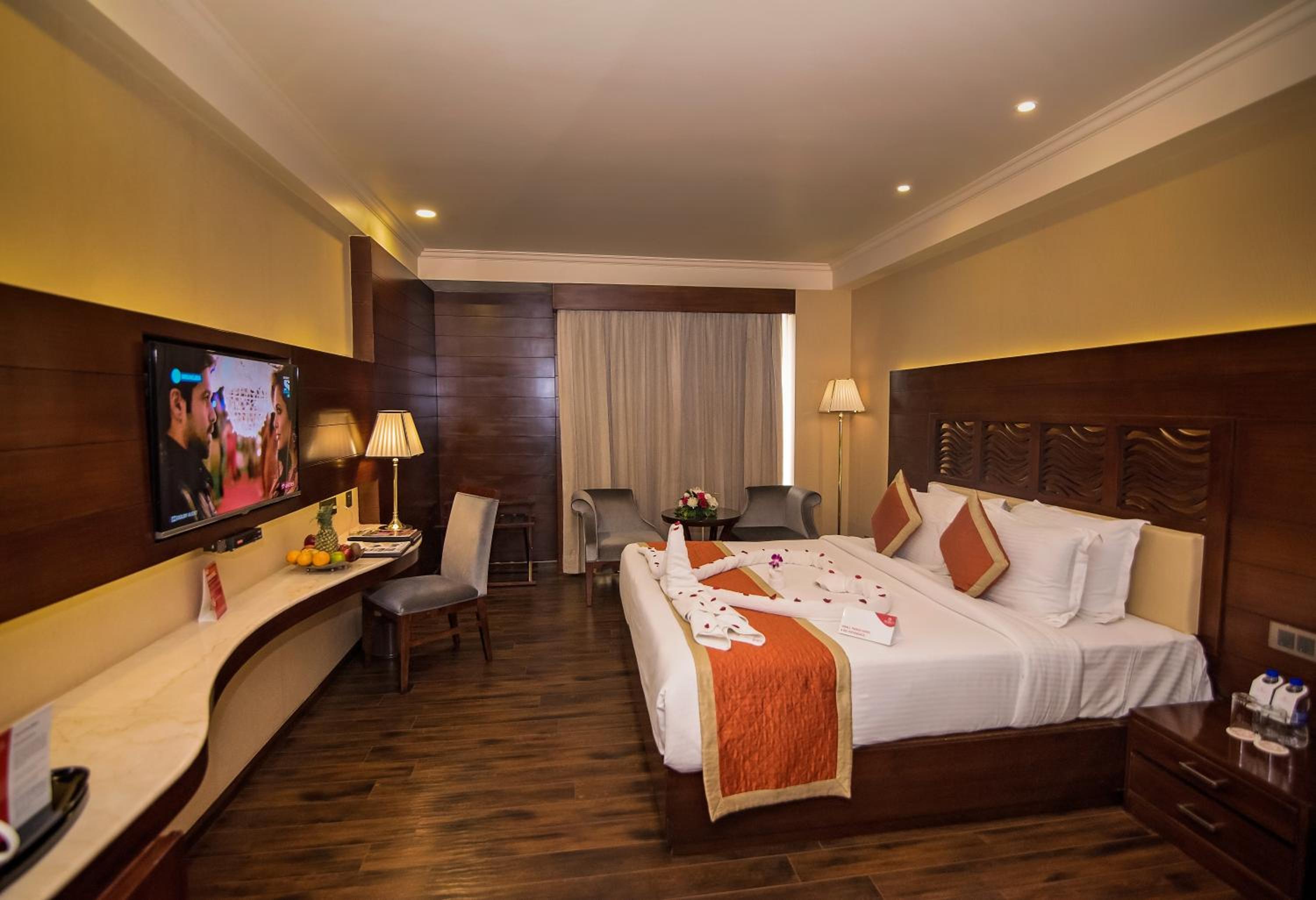Club Double Room: Enjoy Happy Hours with 1+1 offer on Alcoholic Beverages