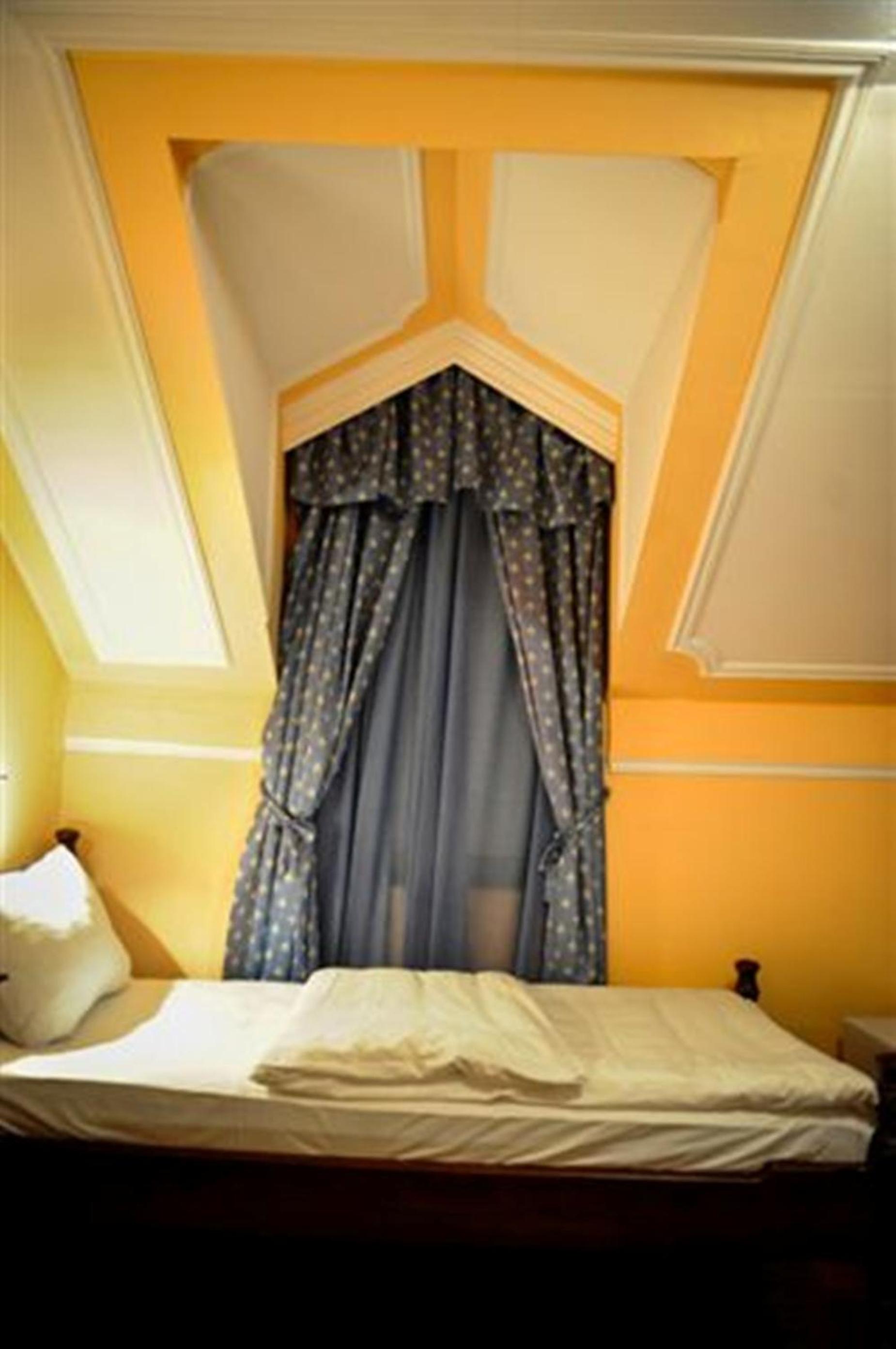 Triple Room, 3 Twin Beds
