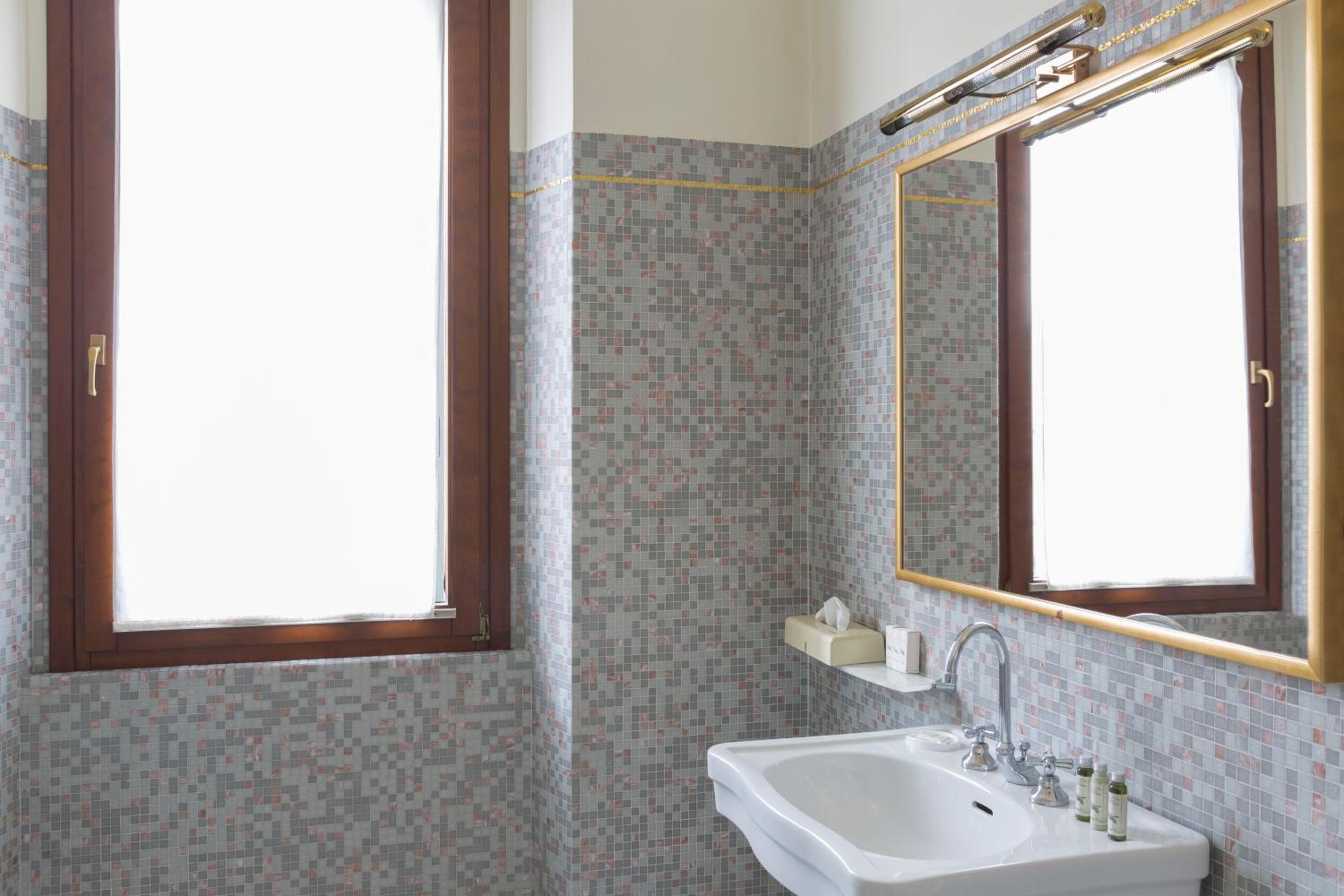 Standard Double or Twin Room photo 2