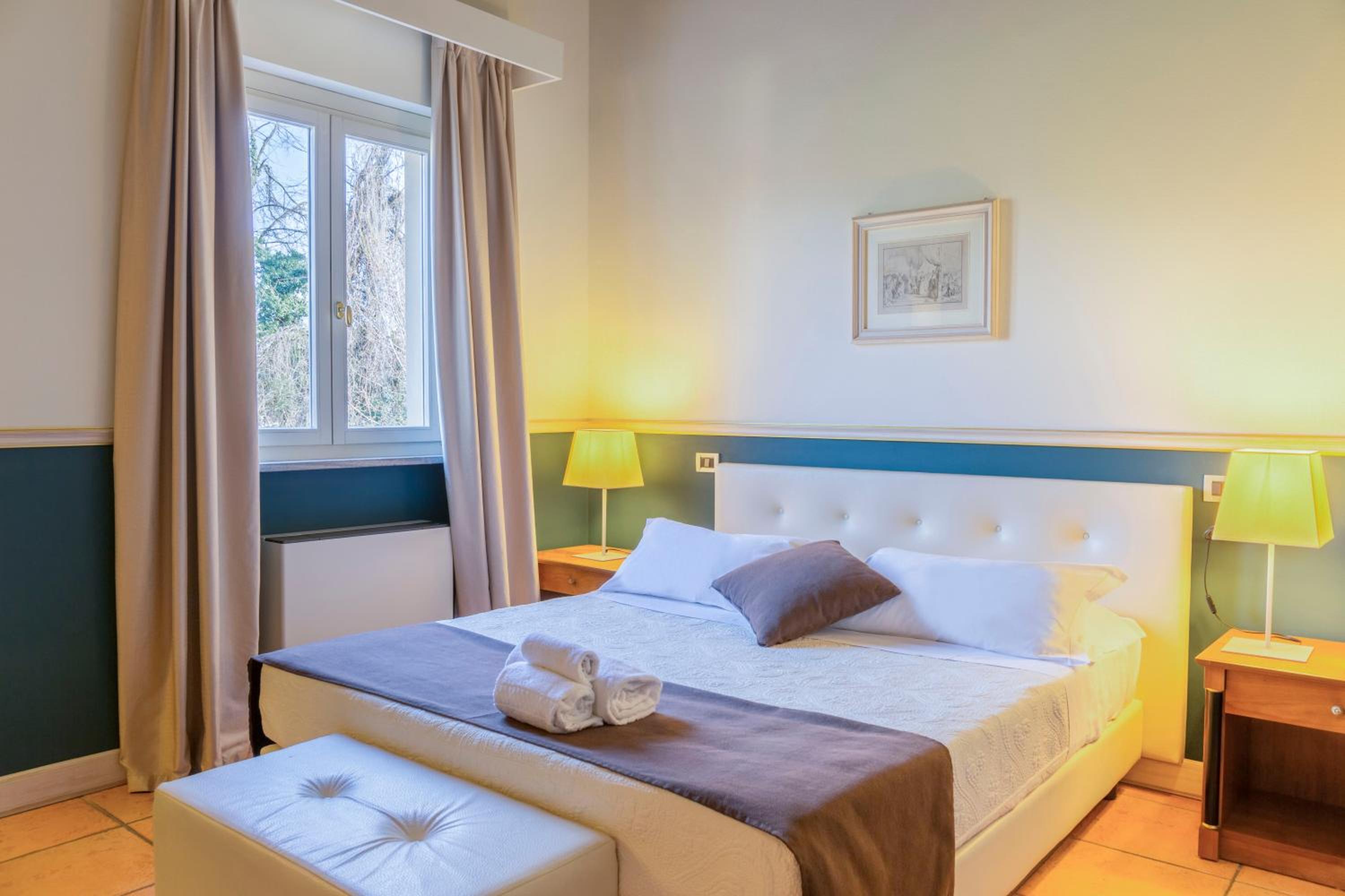 Deluxe Double or Twin Room photo 1