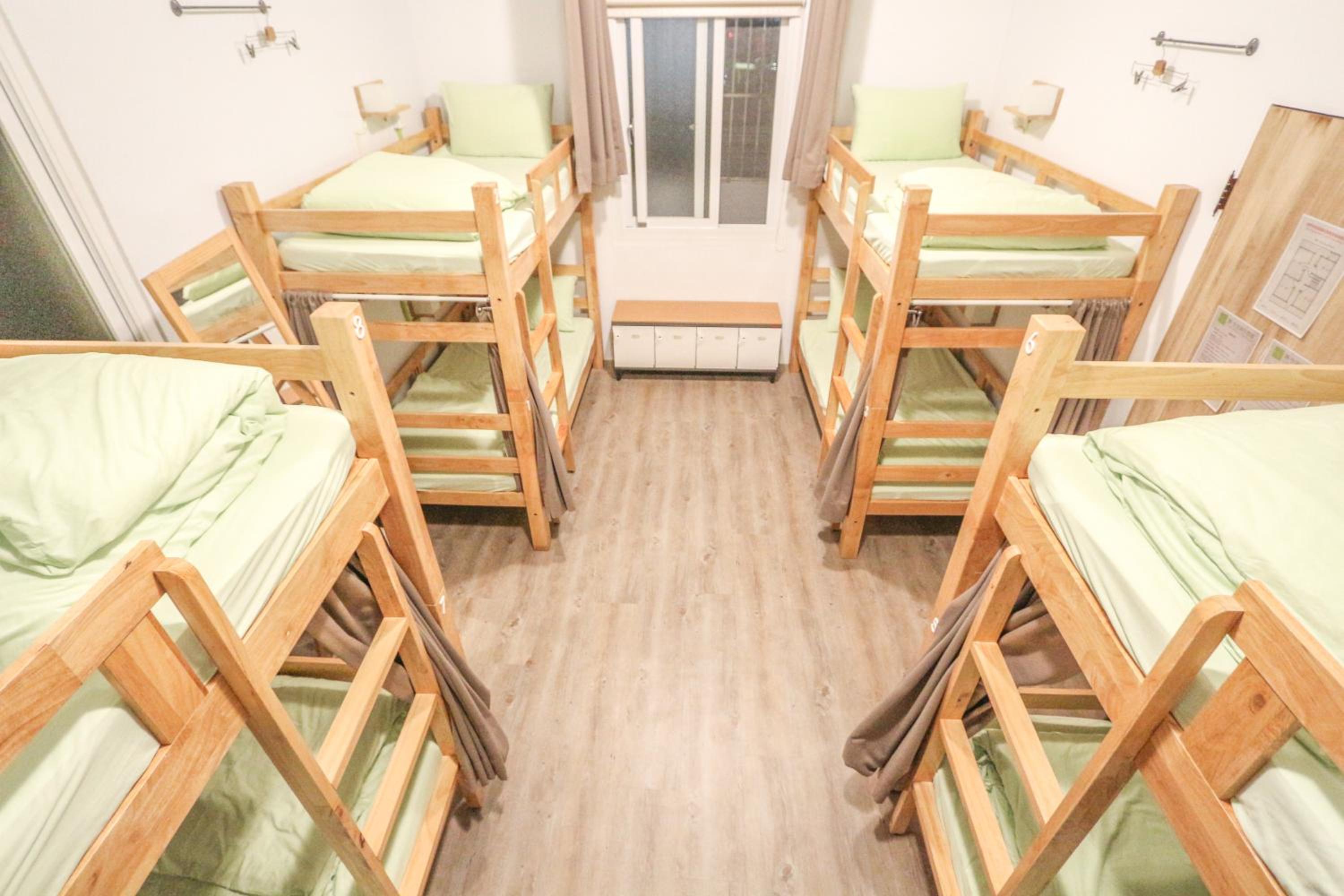 Bed in 8-Bed Female Dormitory Room photo 1