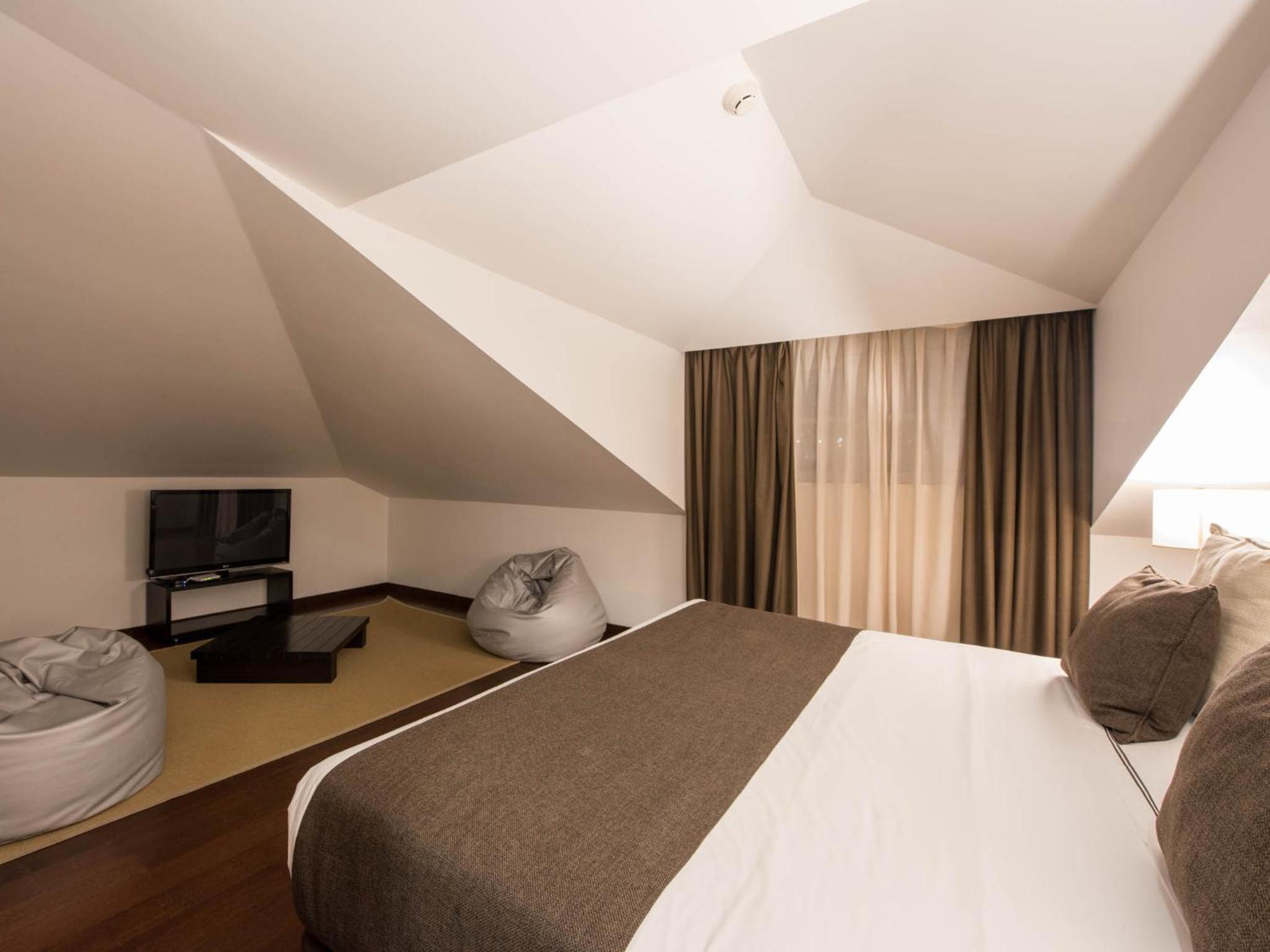 Duplex Suite - Photo 11