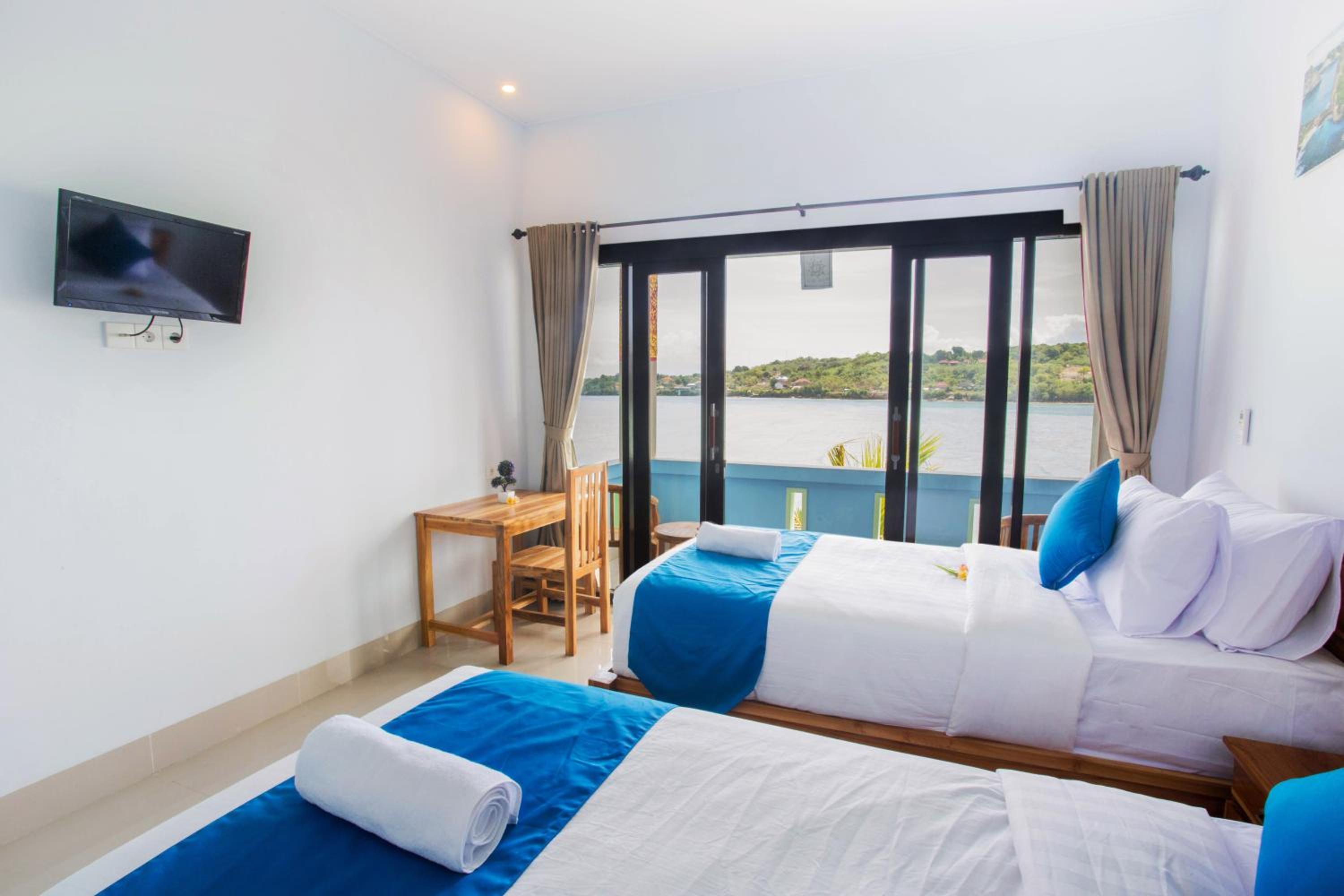 Superior Twin Room with Sea View - Photo 1