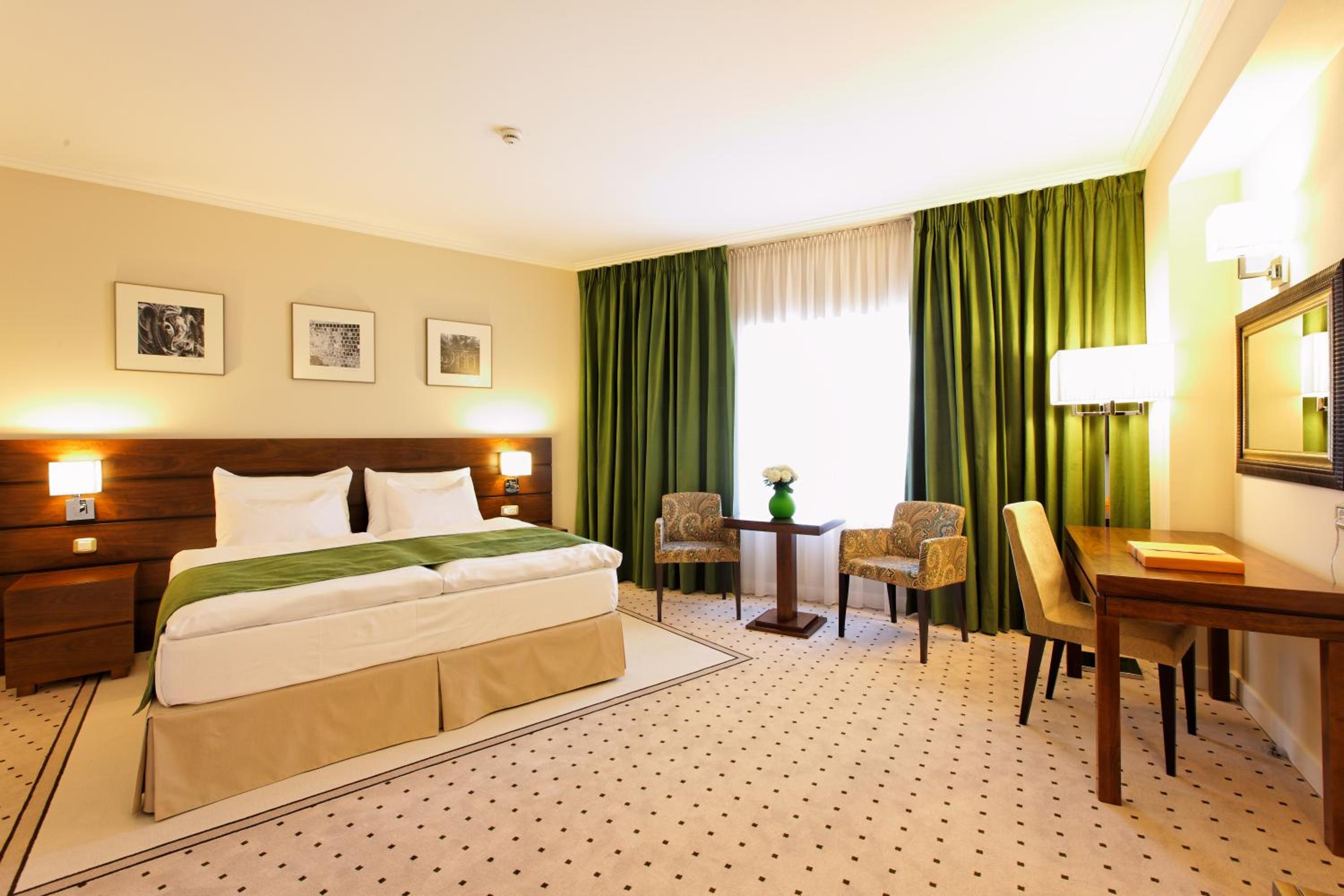 Standard Double/Twin Room - Photo 1