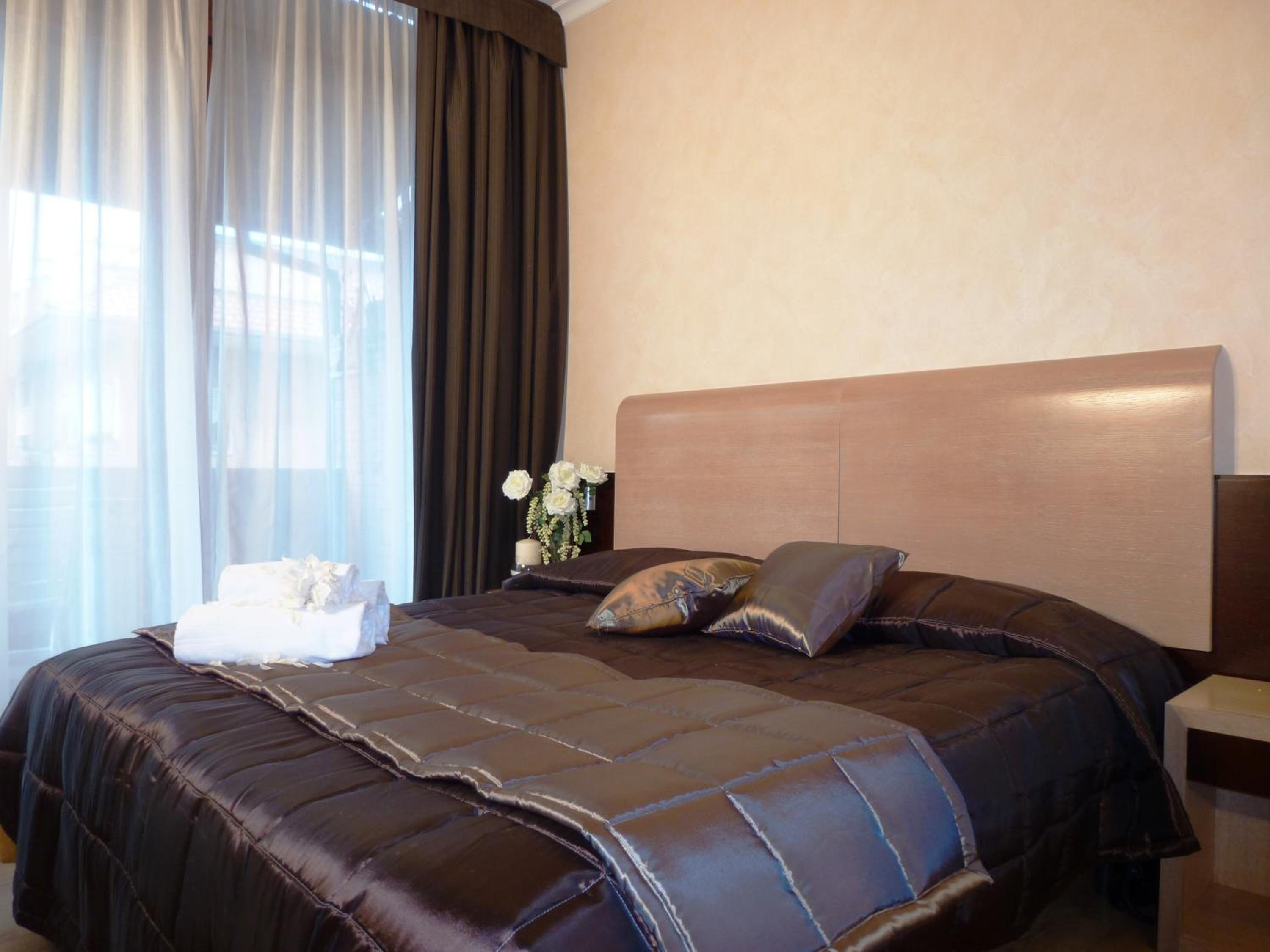 Double Room - Photo 5