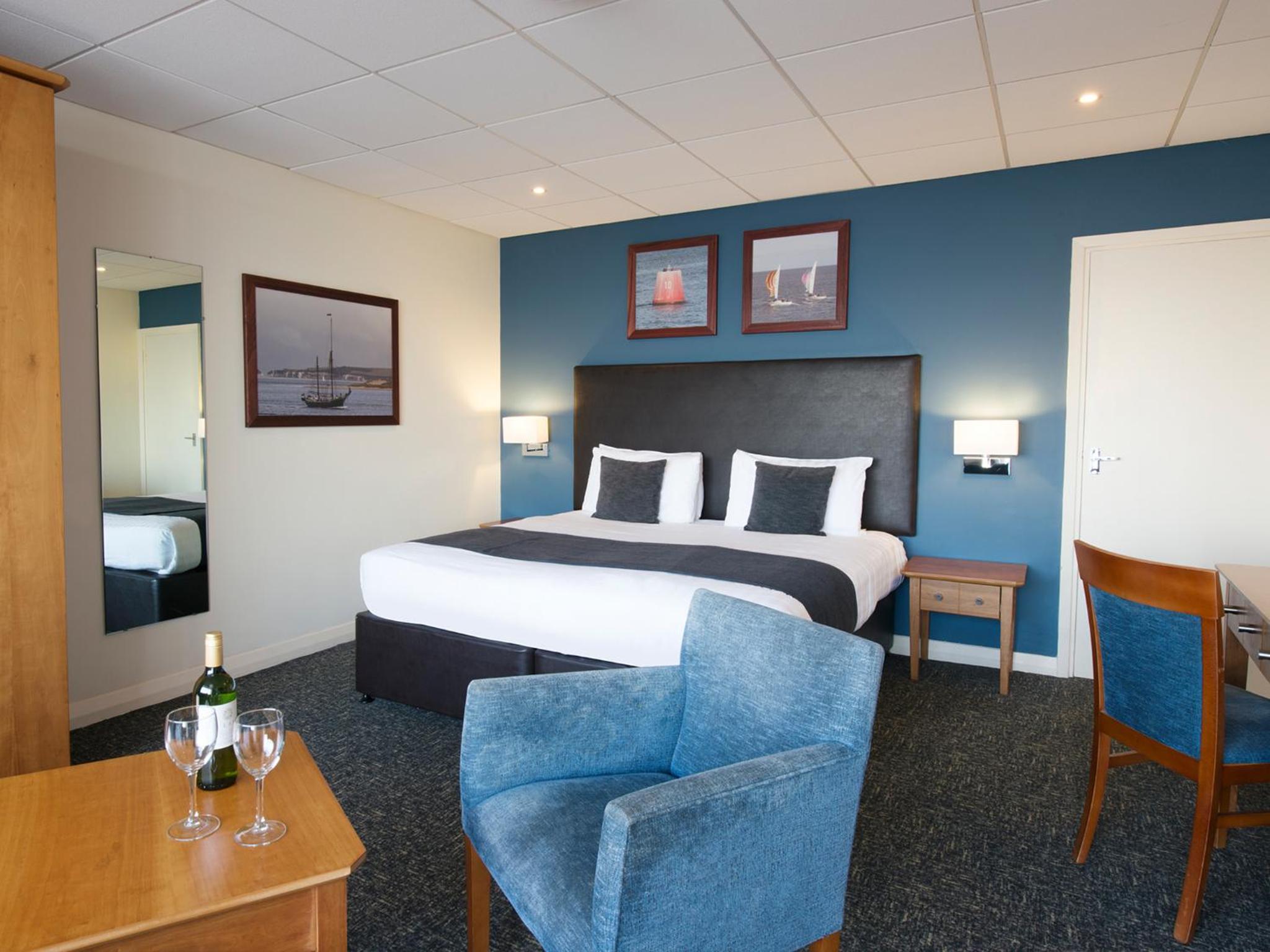 Double Room with Harbor View - Photo 1