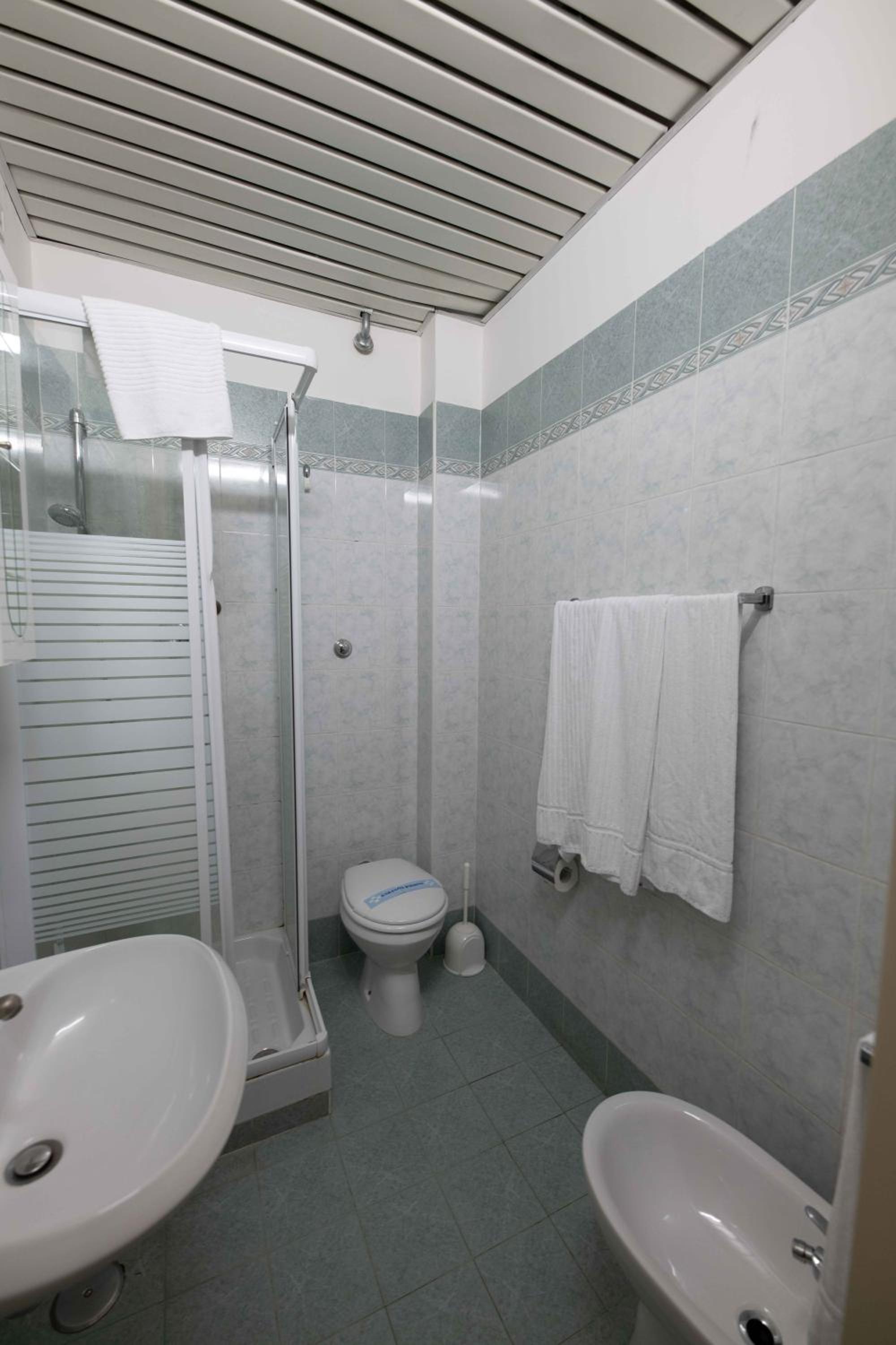 Double or Twin Room photo 3
