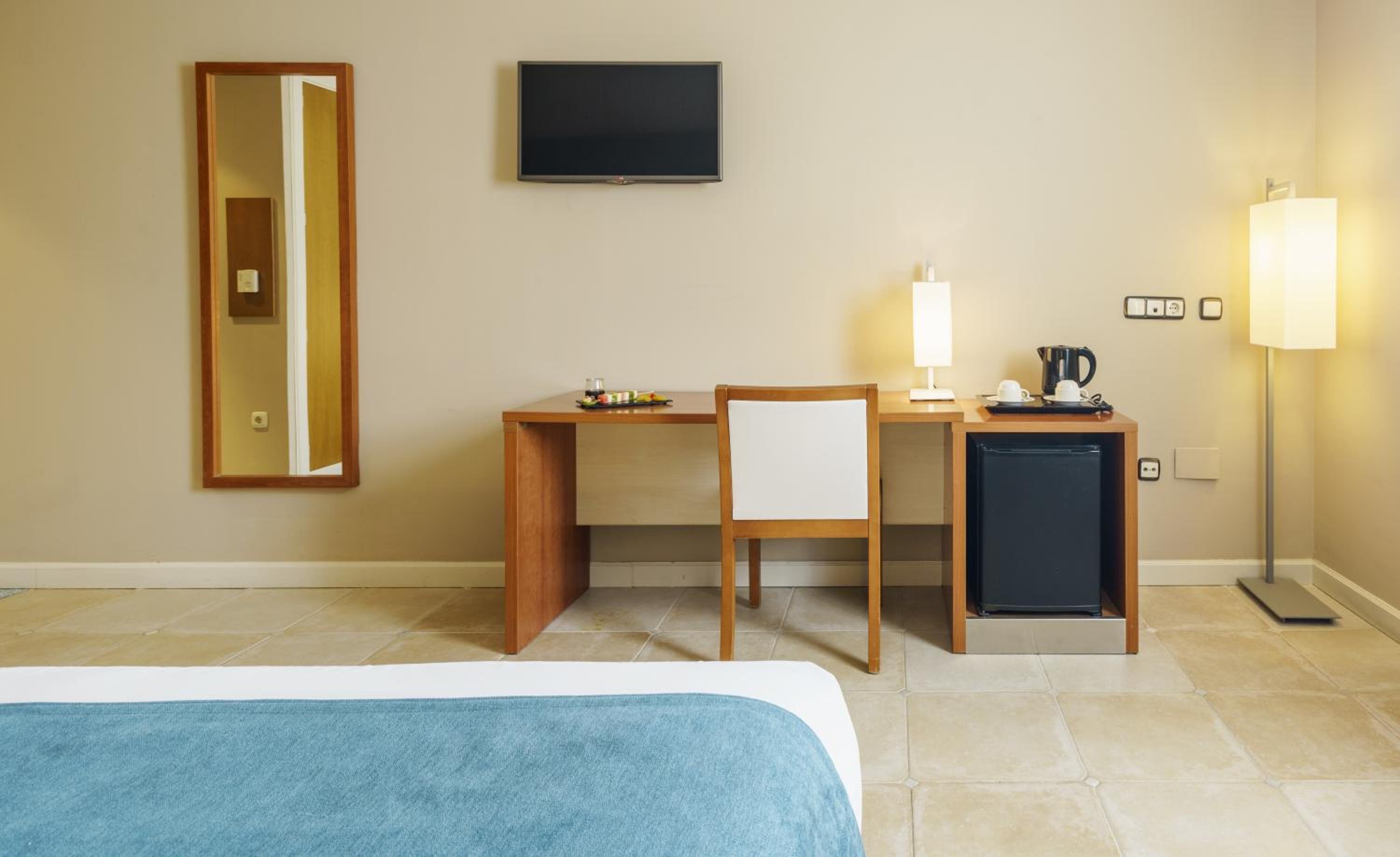 Double or Twin Room - Photo 3