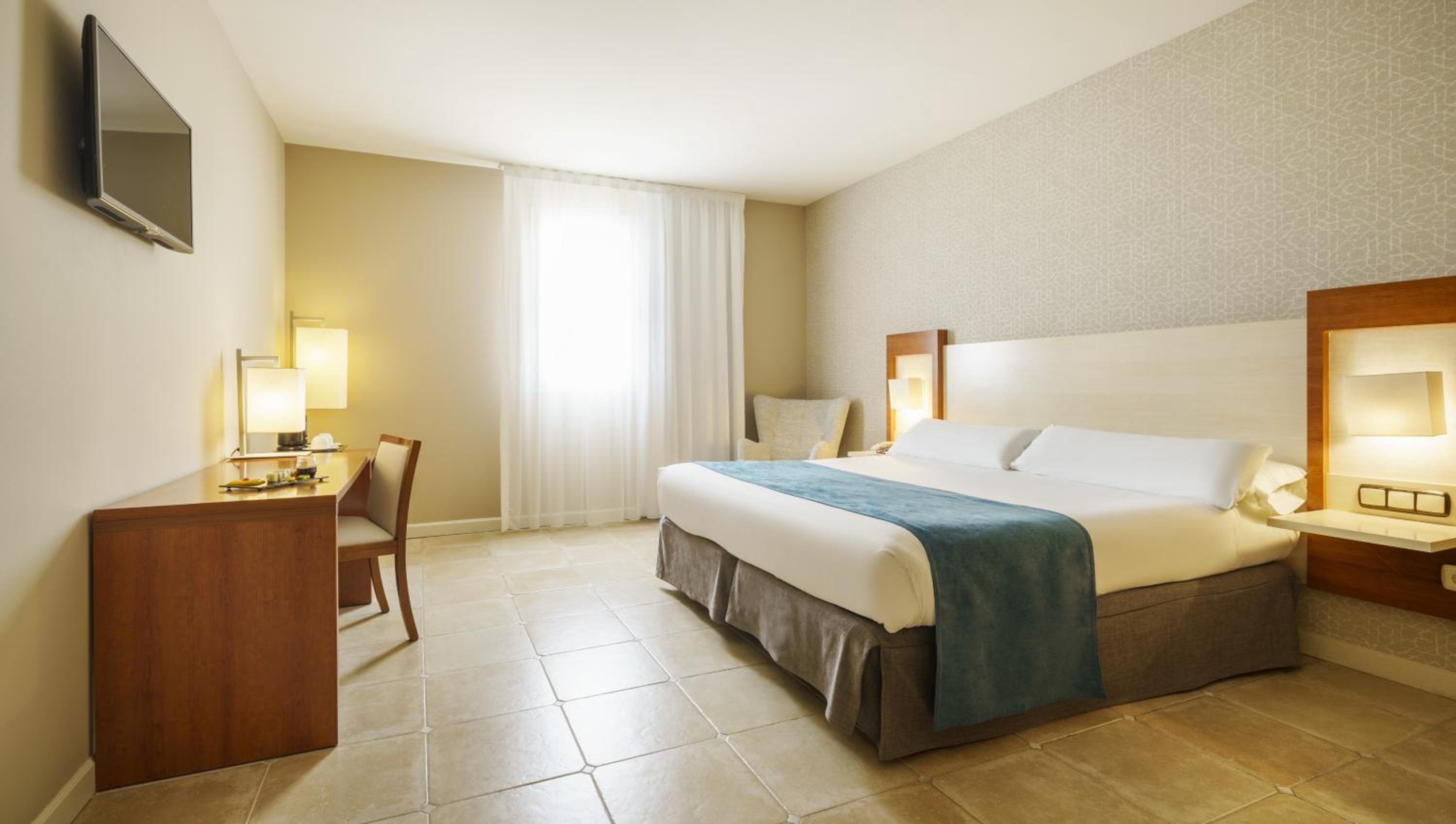 Double or Twin Room - Photo 1