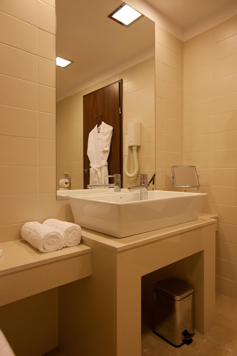 Standard Double/Twin Room - Photo 2