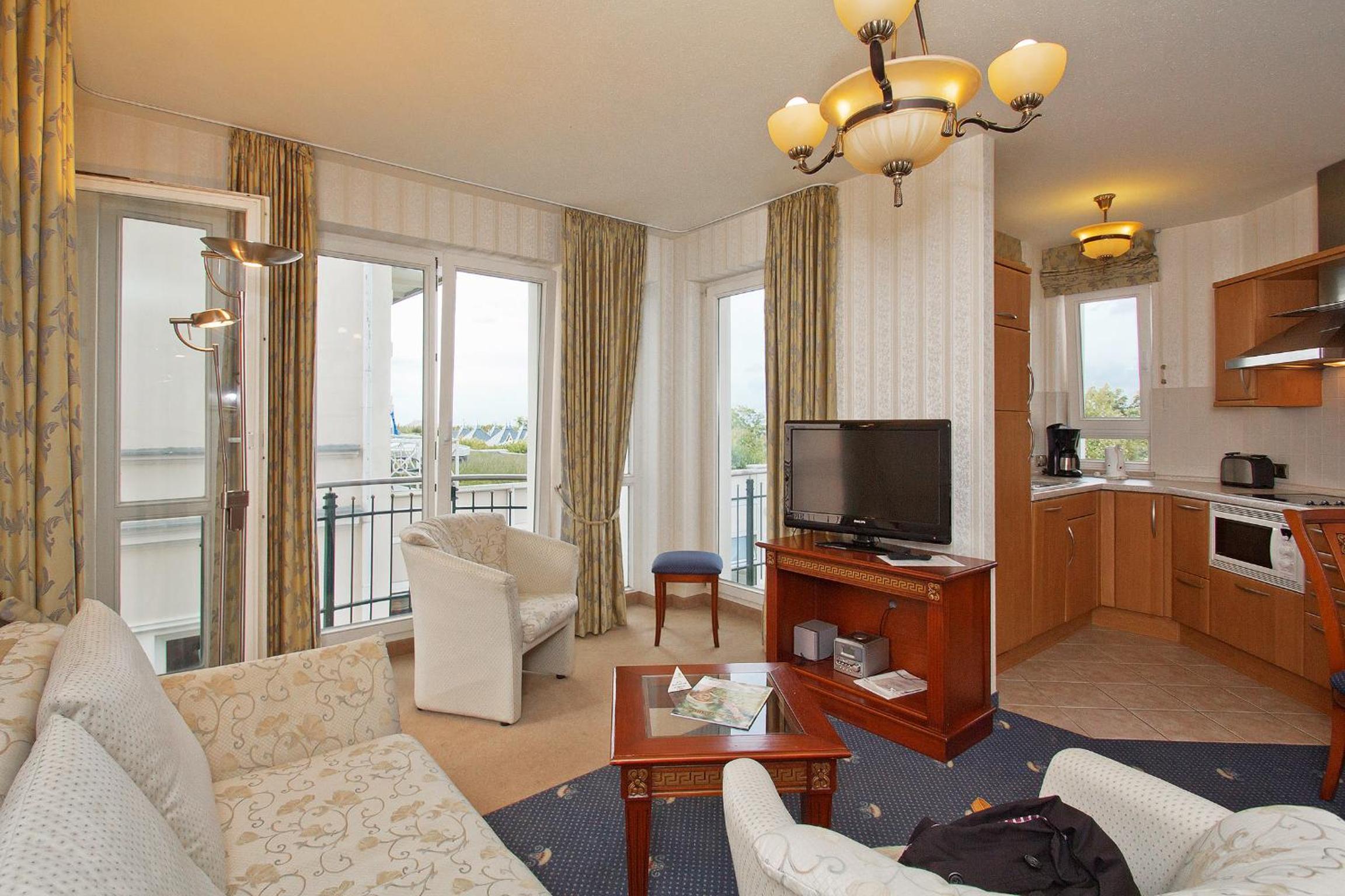 One-Bedroom Apartment with Sea View photo 2