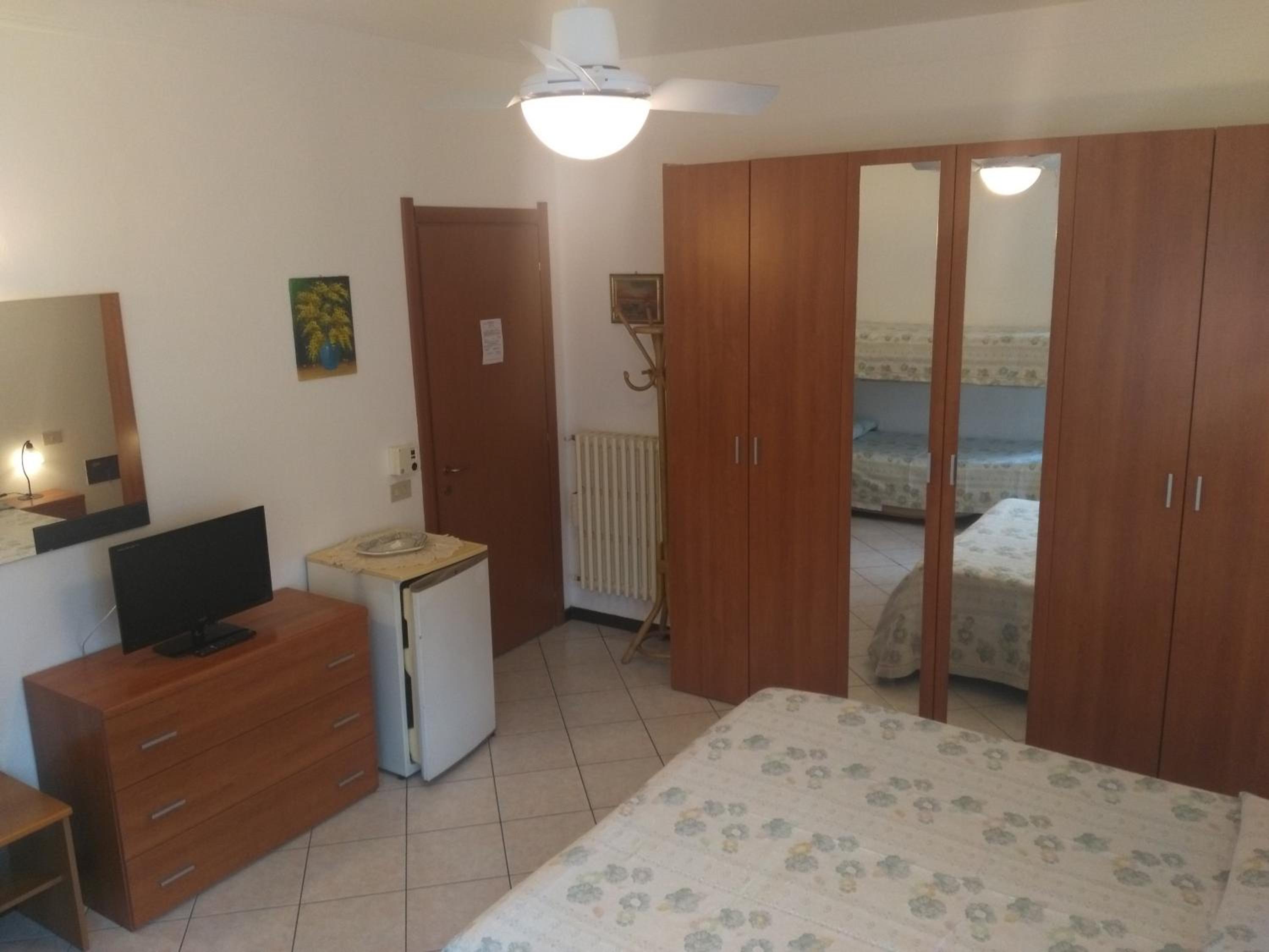 Double or Twin Room photo 1