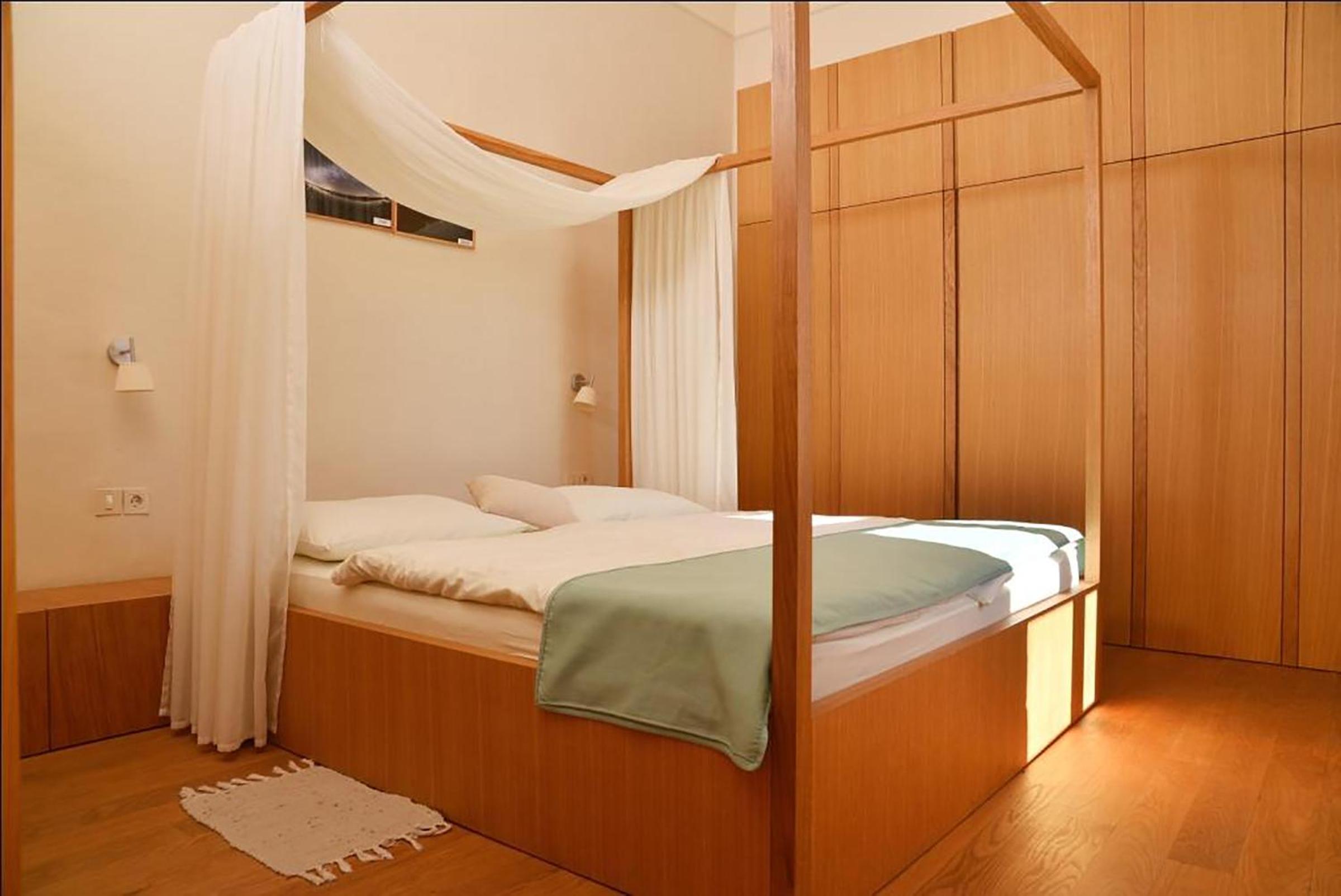 Double Room with Extra Bed - Photo 1