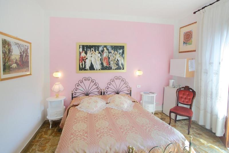 Double Room - Photo 6