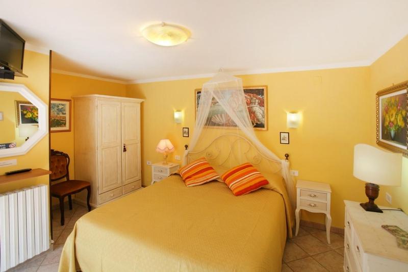 Double Room - Photo 1