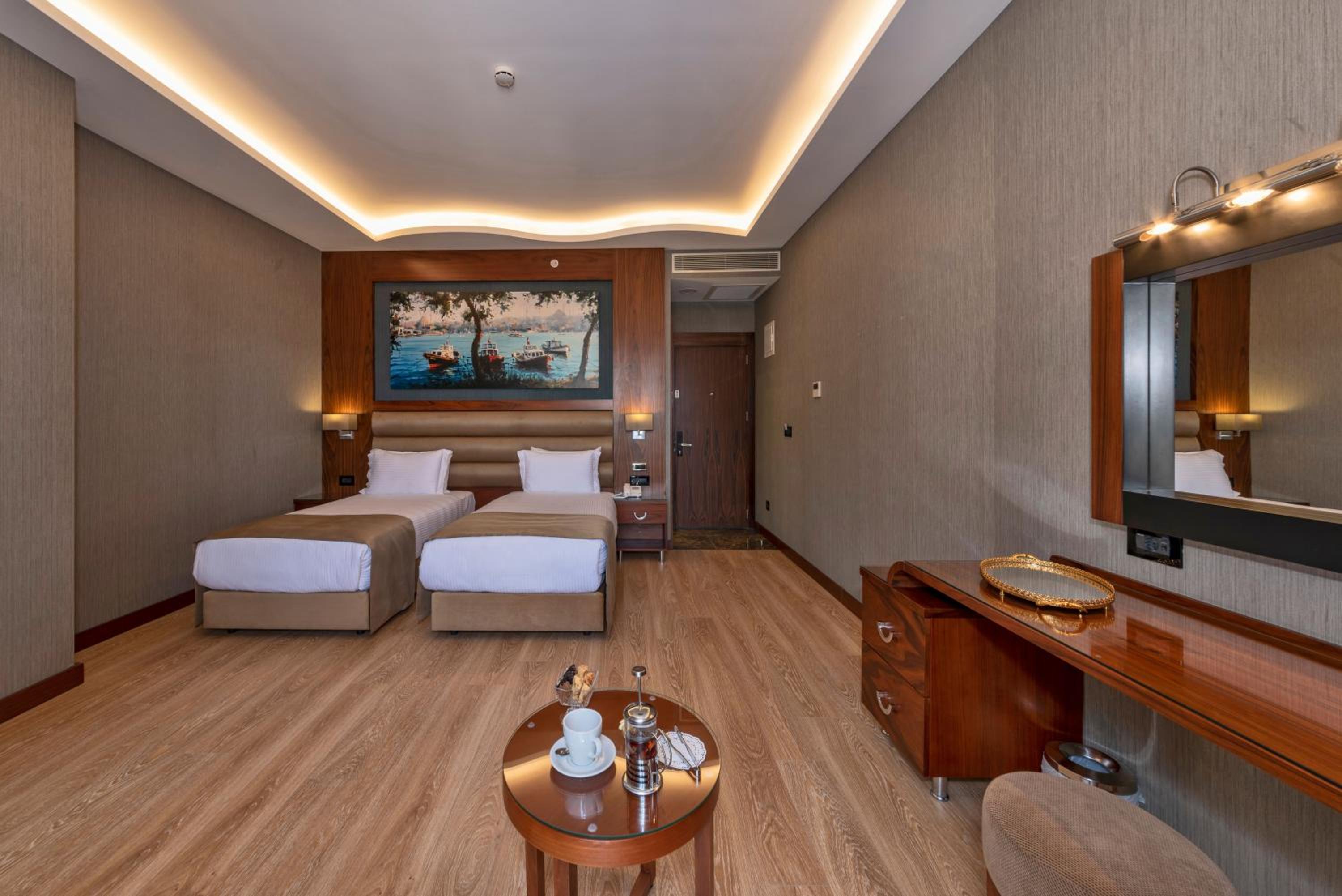 Deluxe Double or Twin Room photo 1