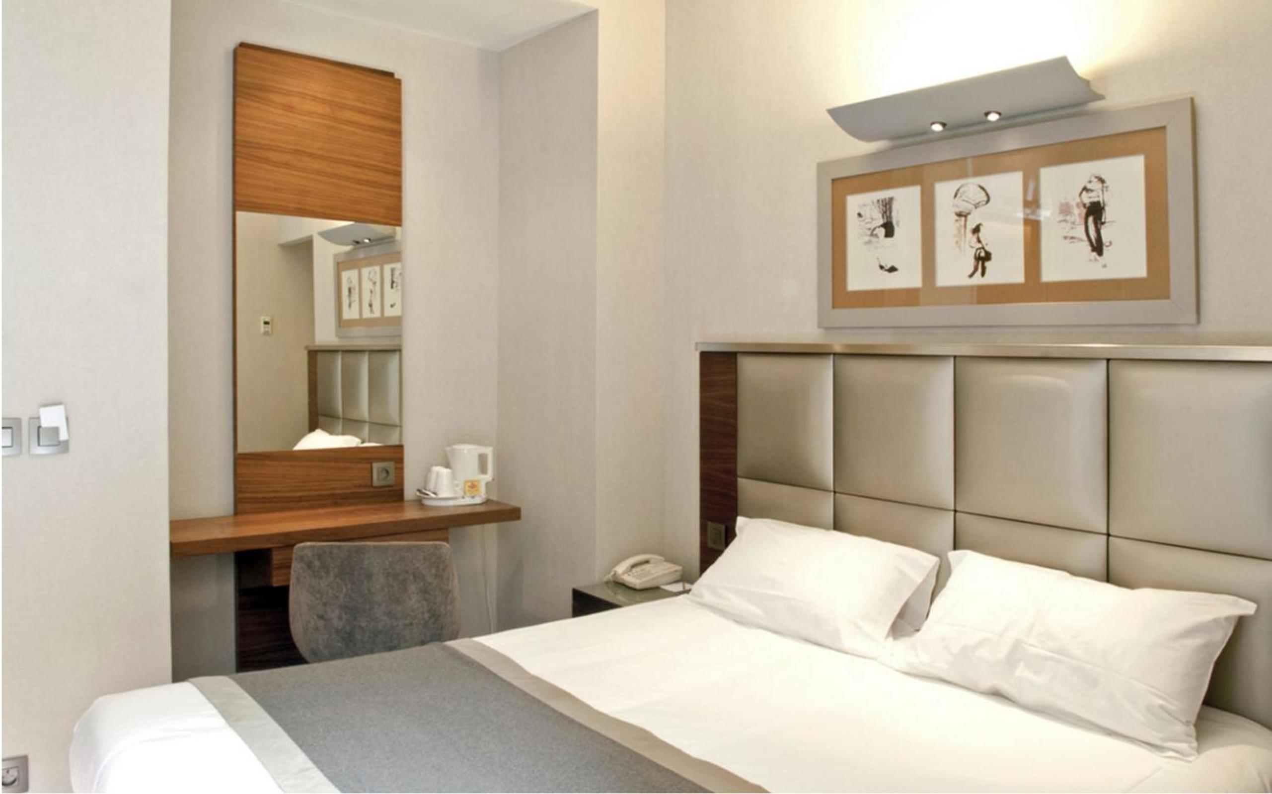 Double or Twin Room thumbnail 5
