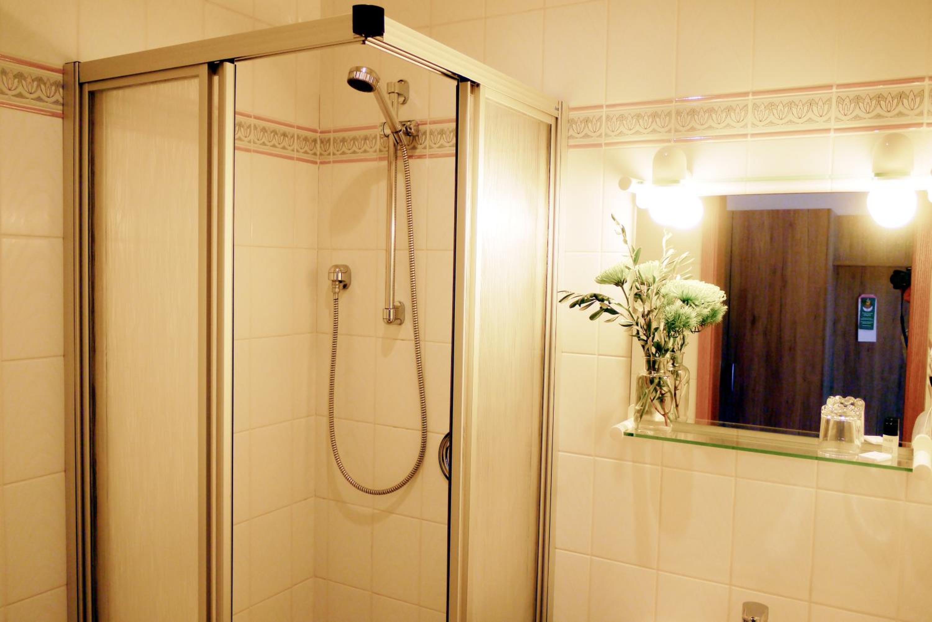 Twin Room - Photo 3