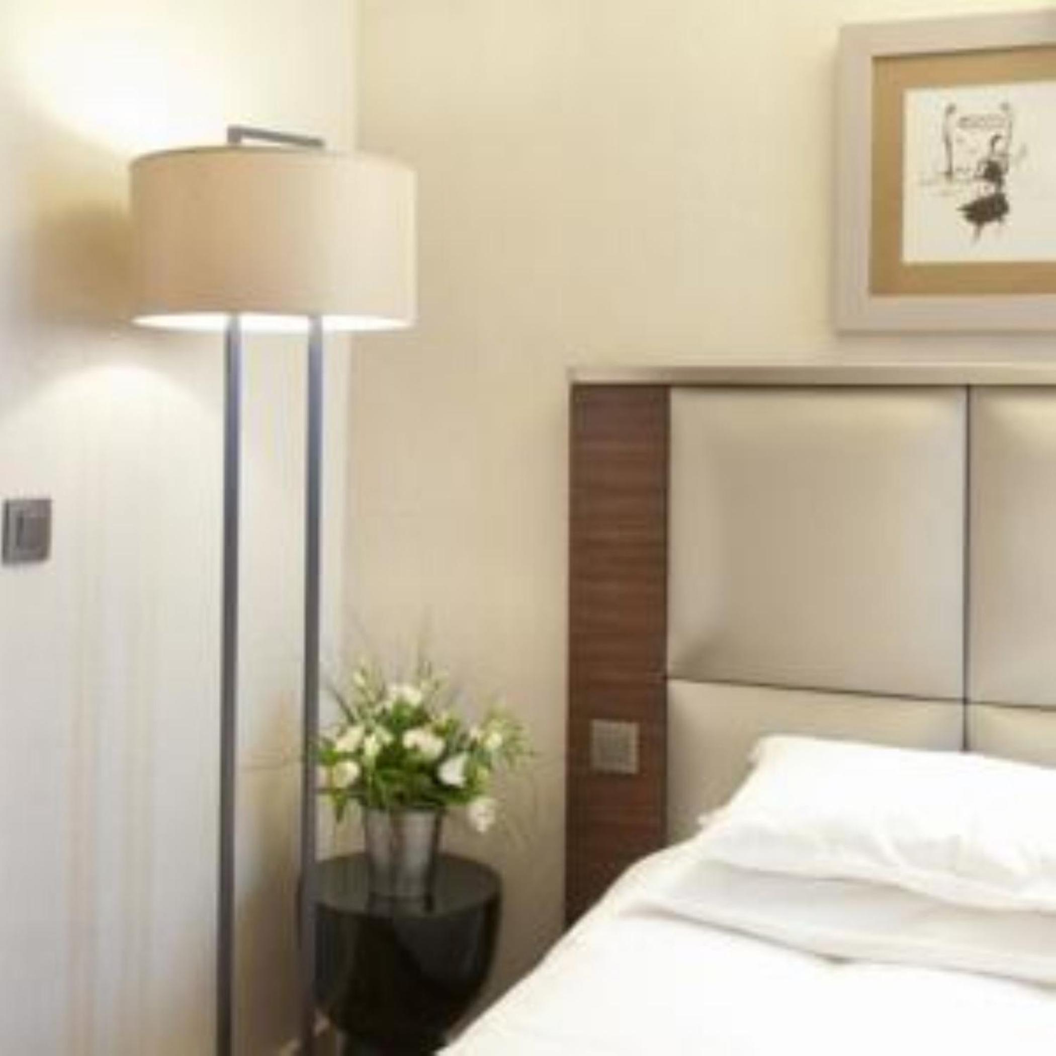 Single Room thumbnail 6