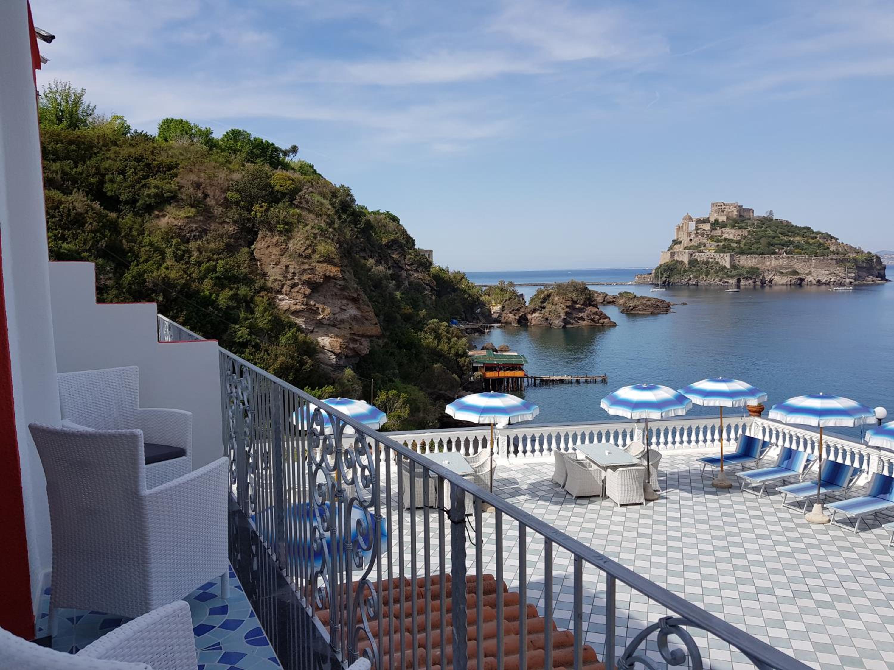 Superior Double Room with Sea View - Photo 2