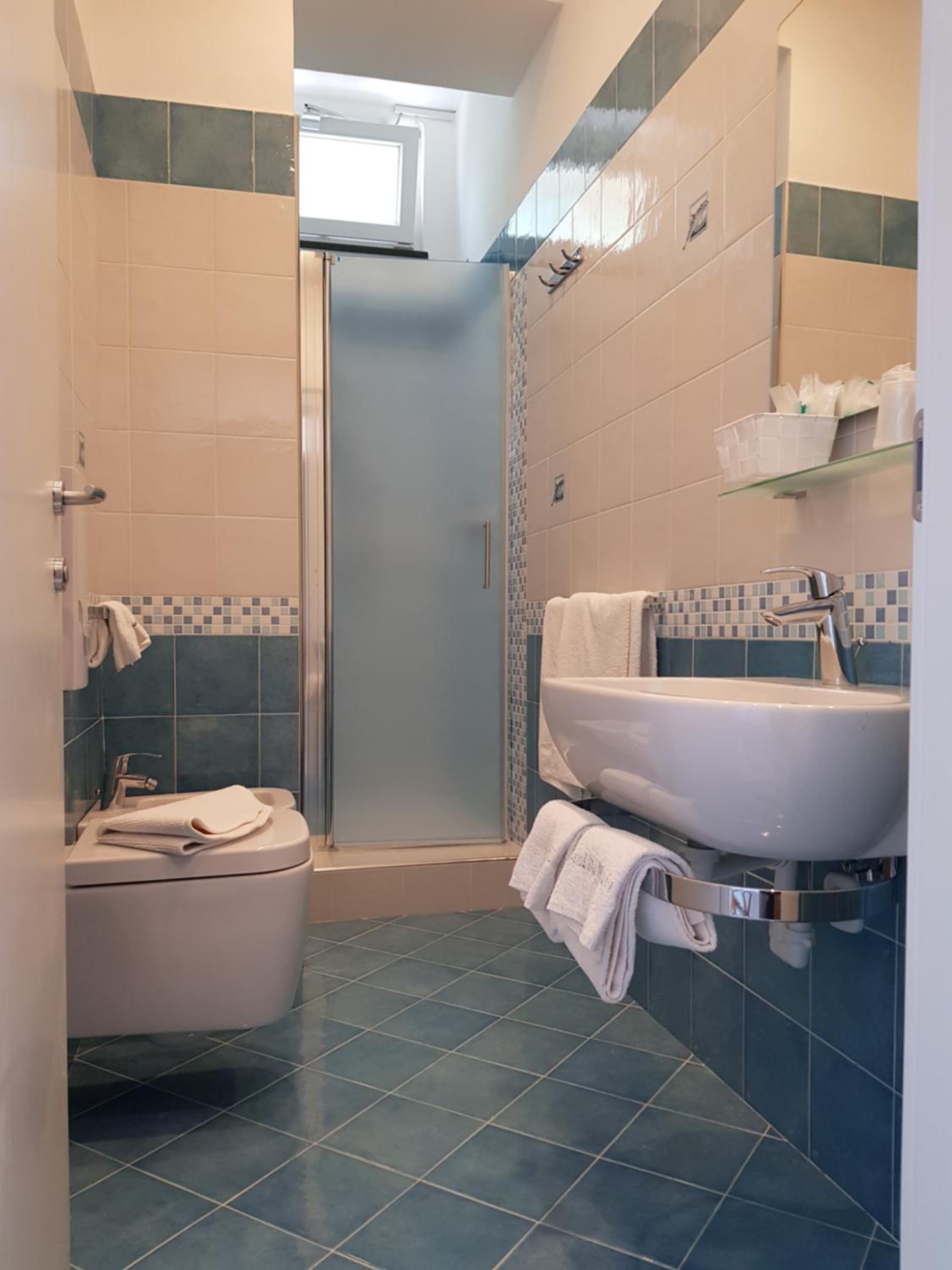 Superior Double Room with Sea View - Photo 6