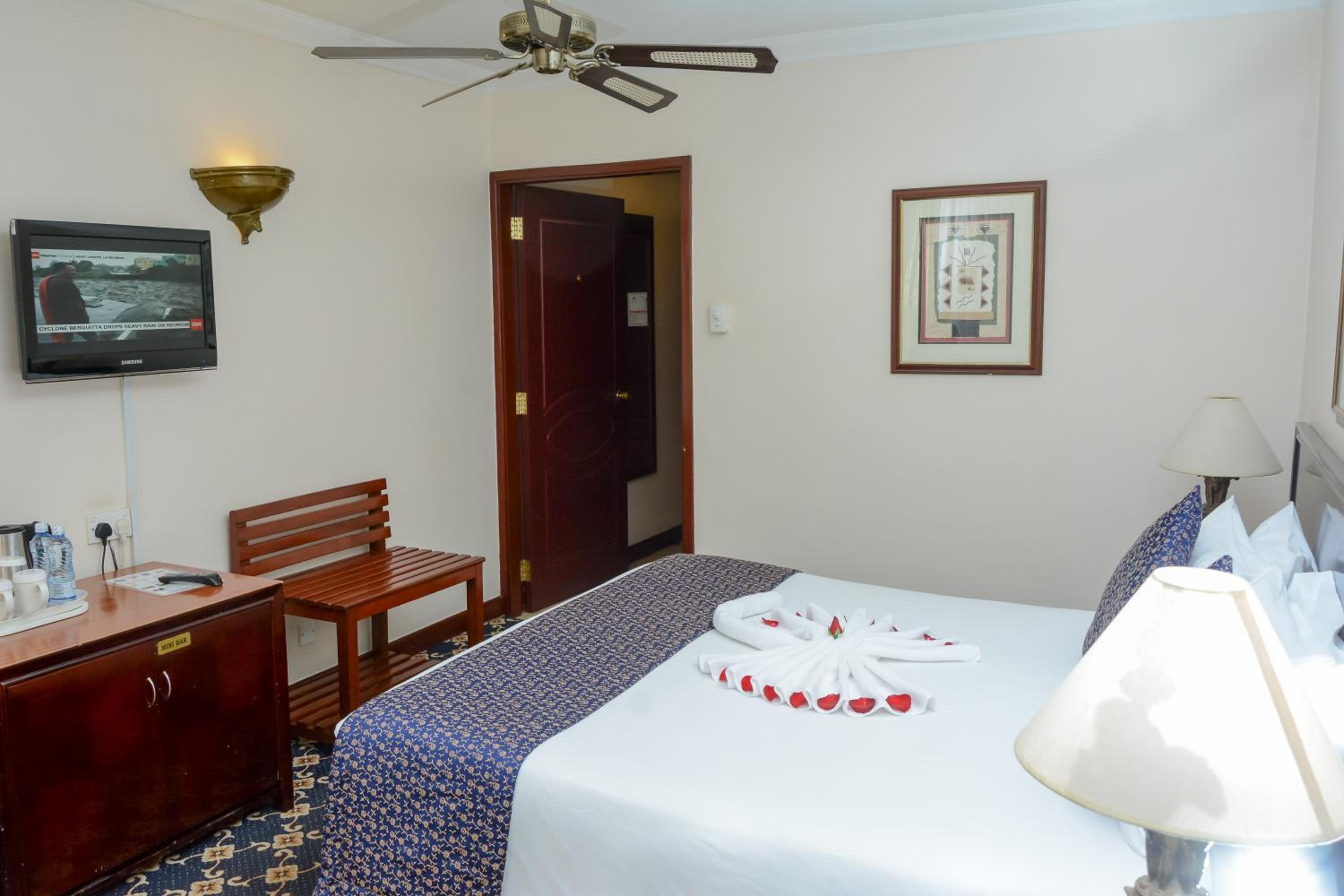 Standard Double Room - Photo 3