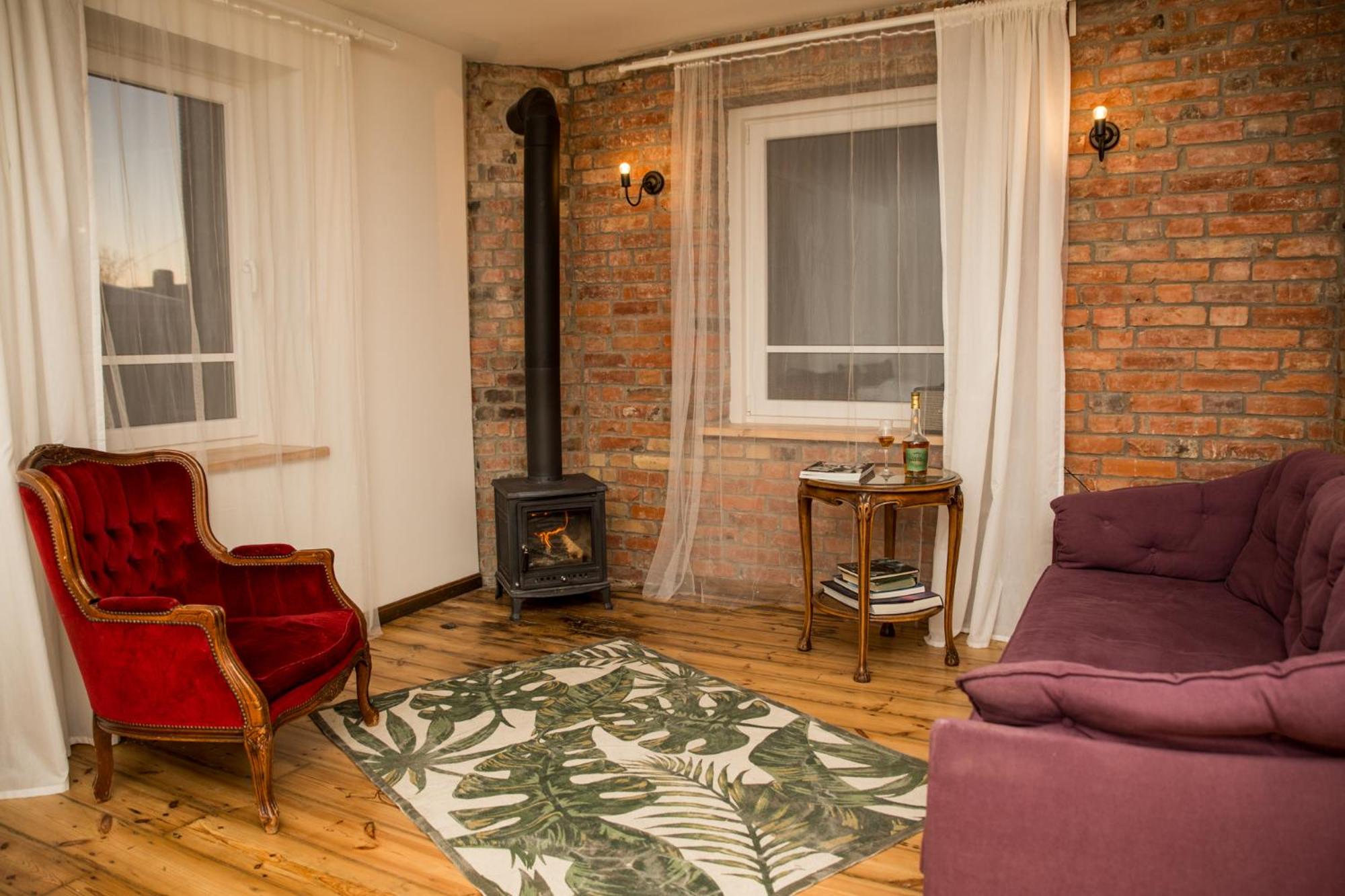Studio Apartment - Photo 11