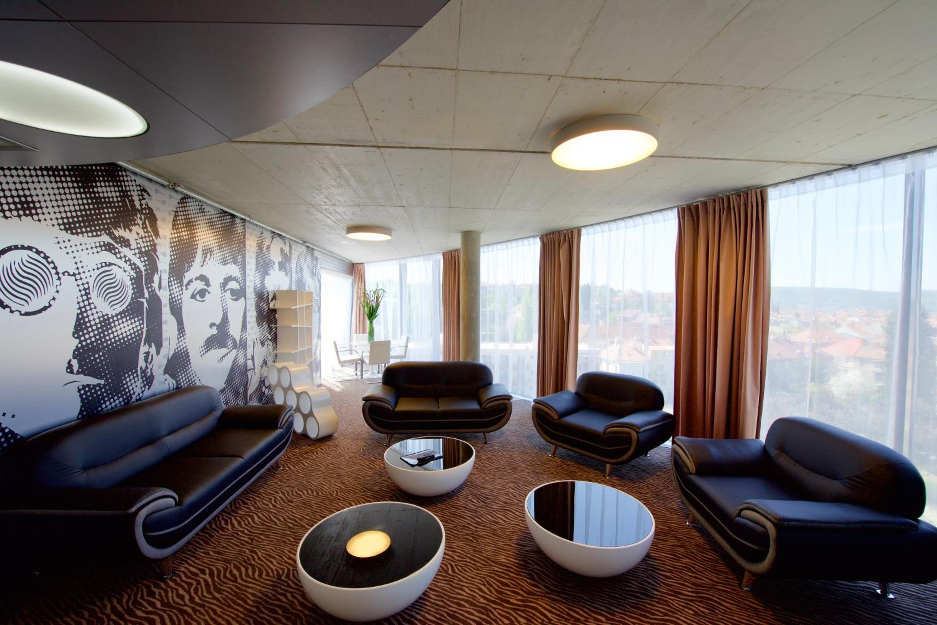 Suite with City View photo 3