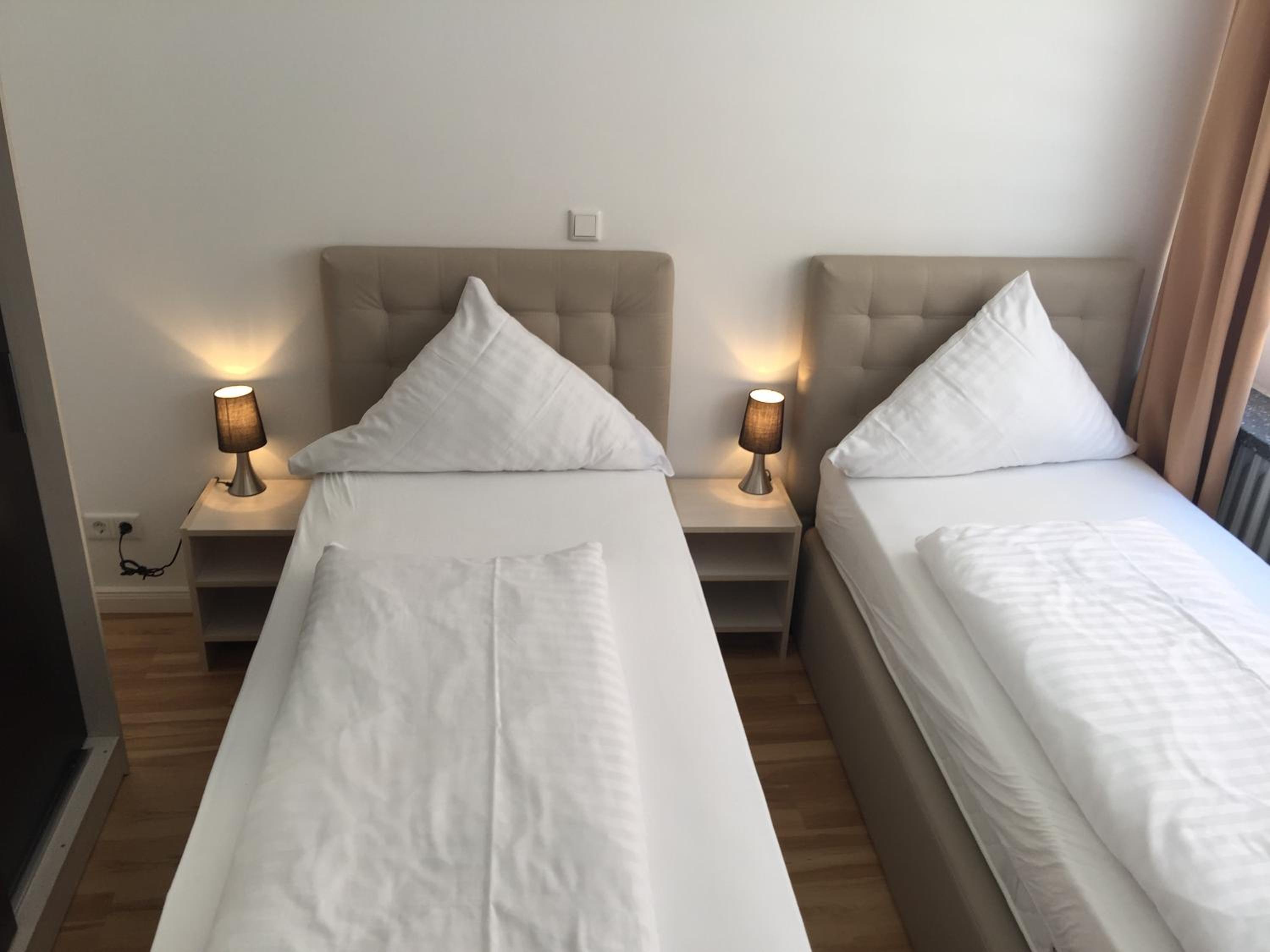 Double or Twin Room - Photo 4