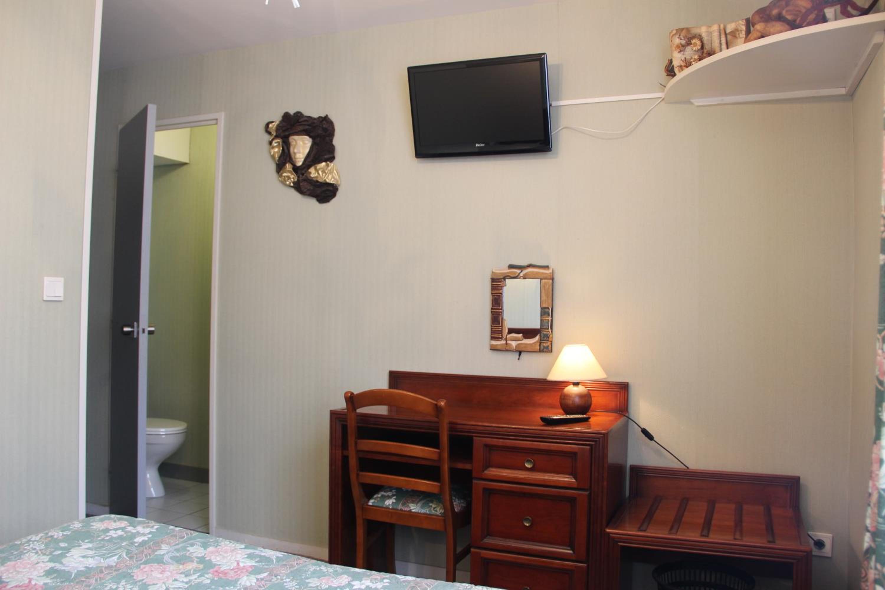 Standard Double Room photo 2
