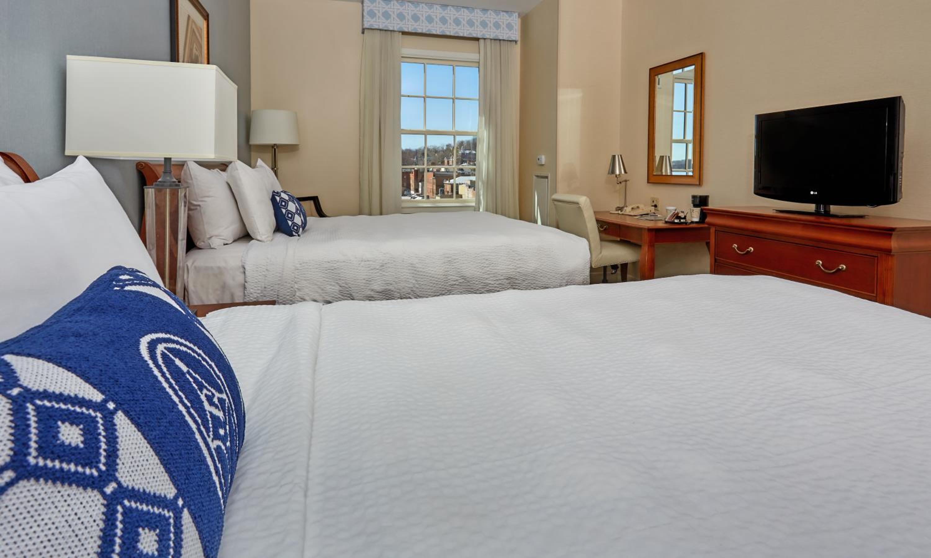 Queen Room with Two Queen Beds - Photo 1