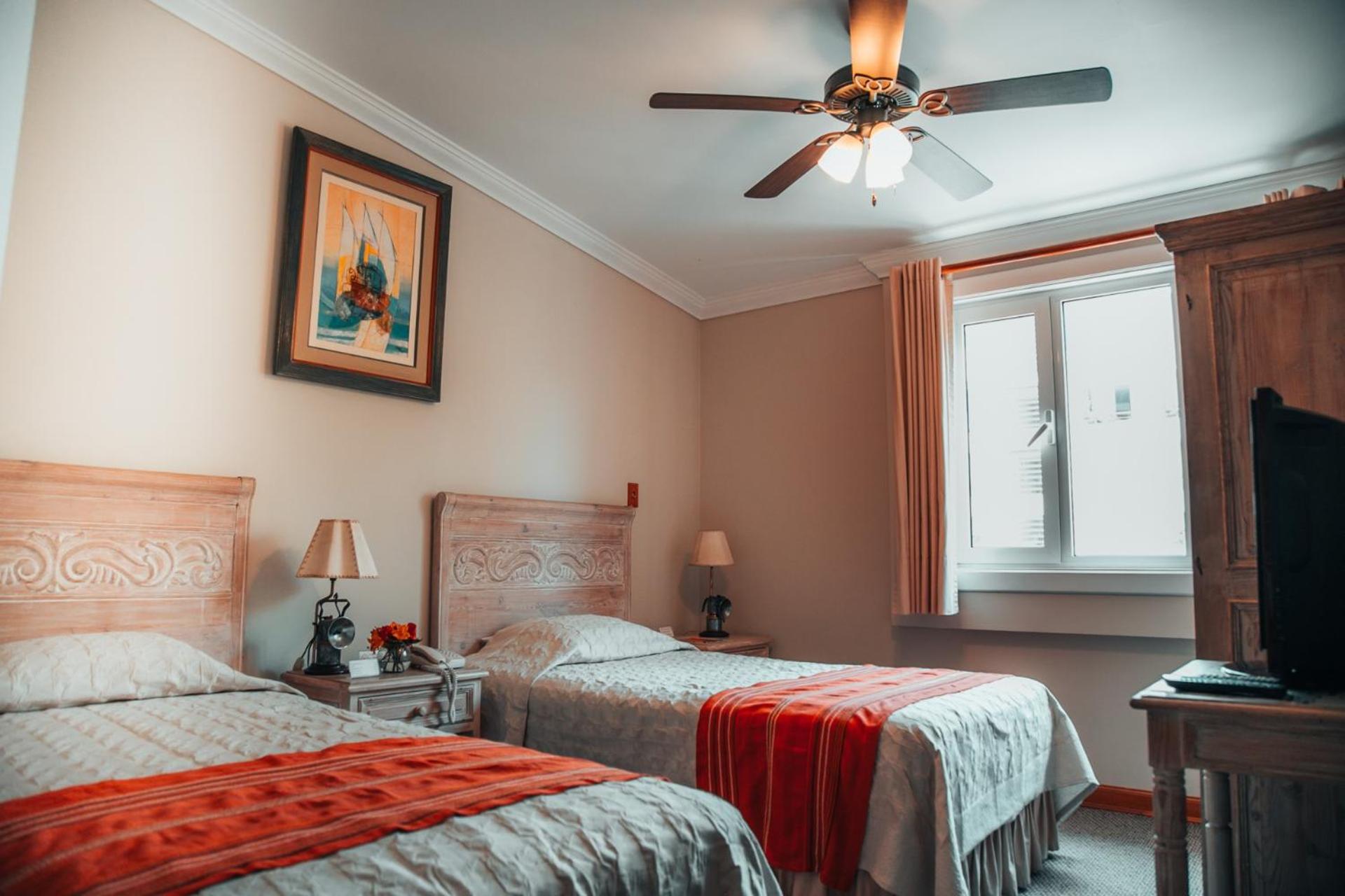 Twin Room - Photo 1
