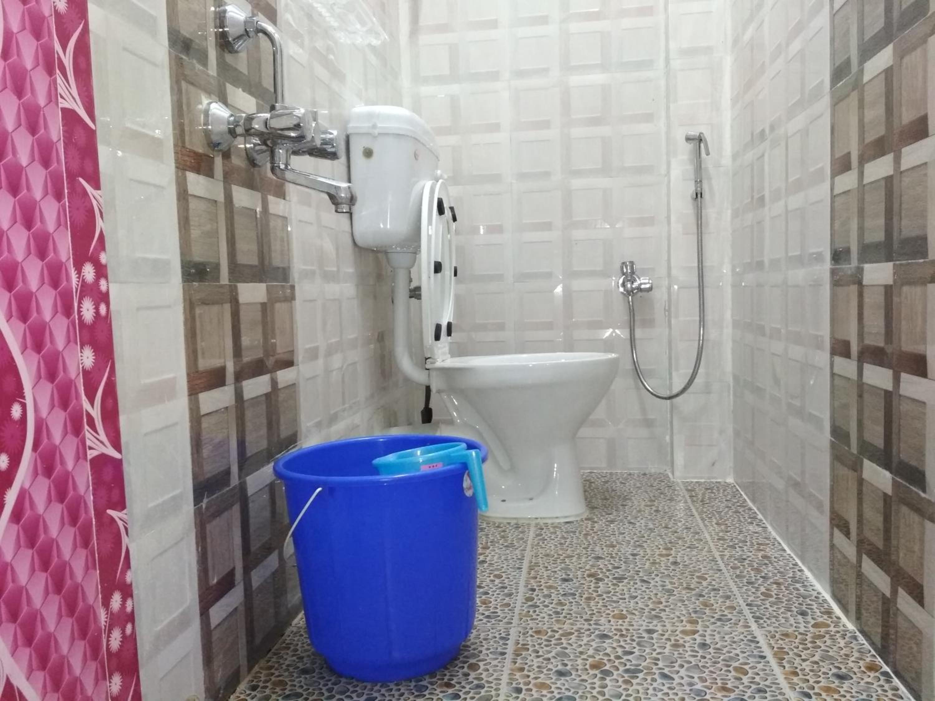 Deluxe Double Room (2 Adults + 1 Child) photo 3