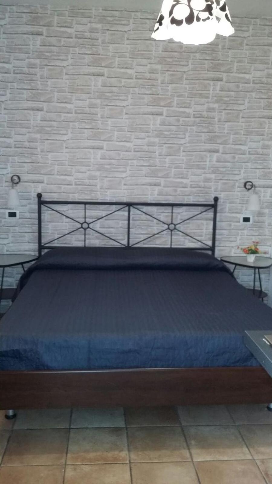 Small Double Room - Photo 1